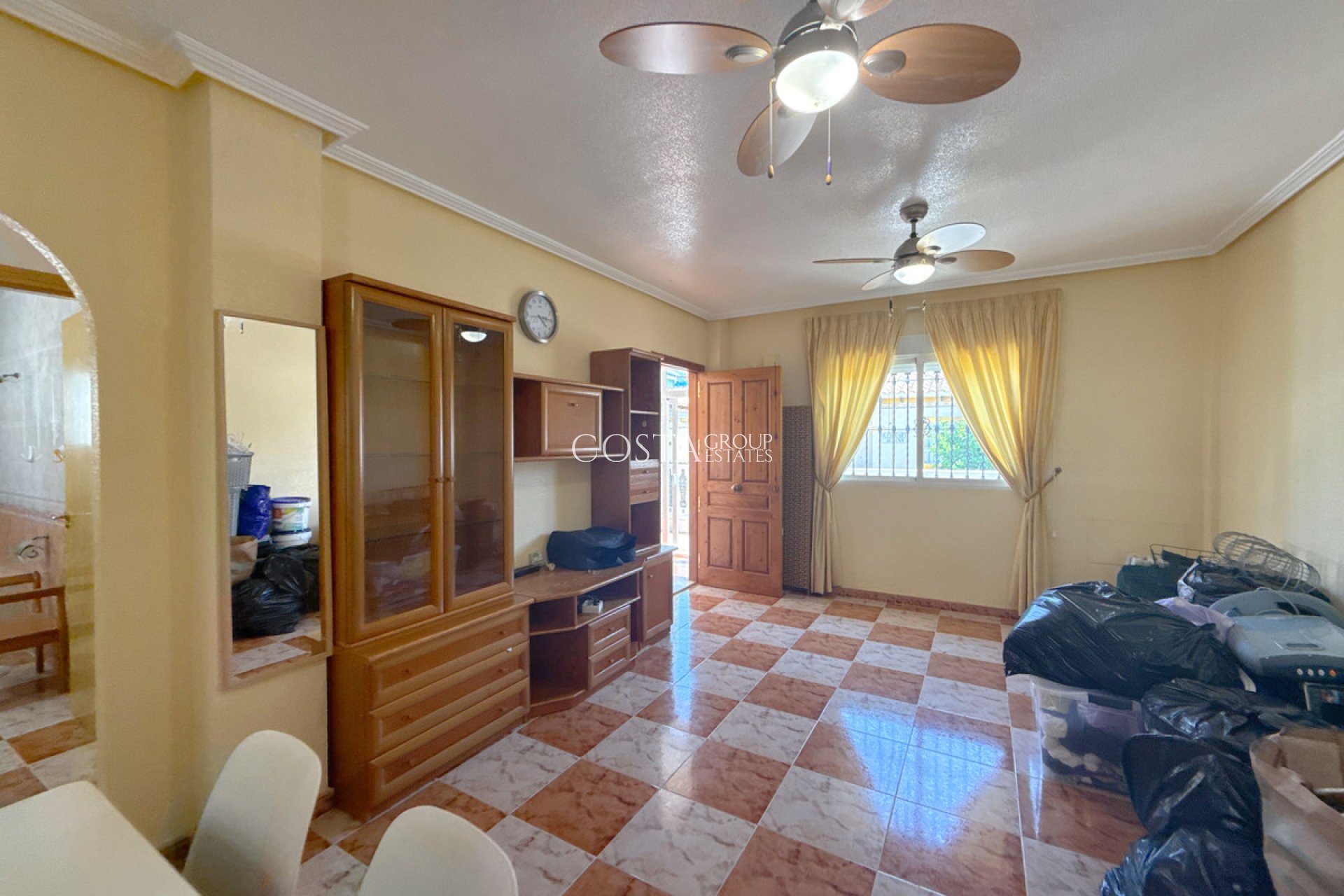 Resale - House -
Orihuela - La Regia