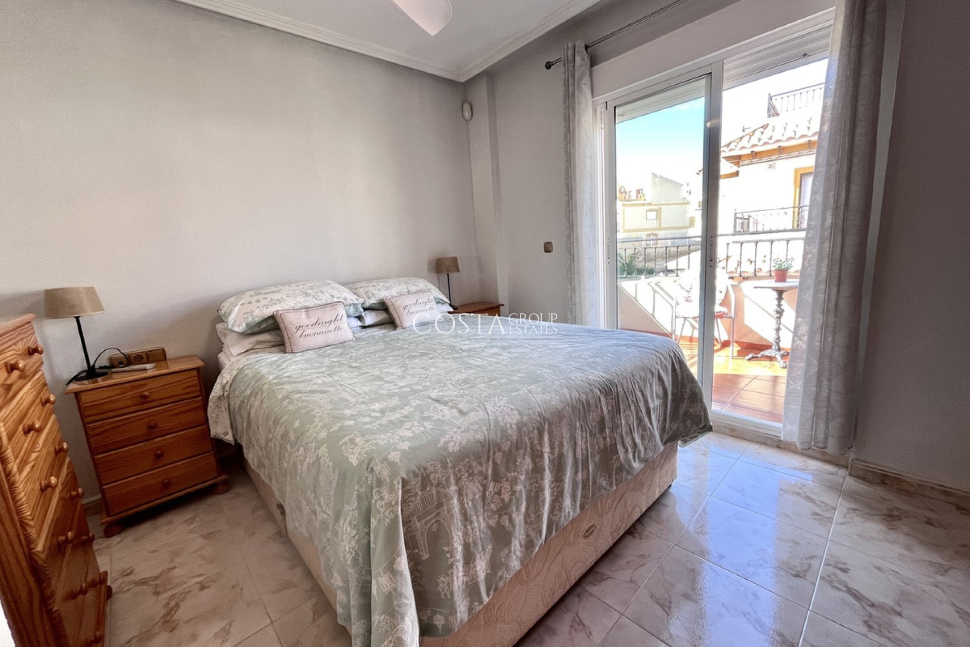 Resale - House -
Orihuela - La Zenia