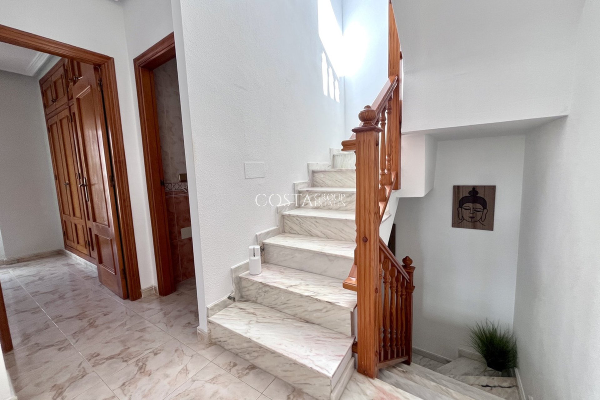 Resale - House -
Orihuela - La Zenia