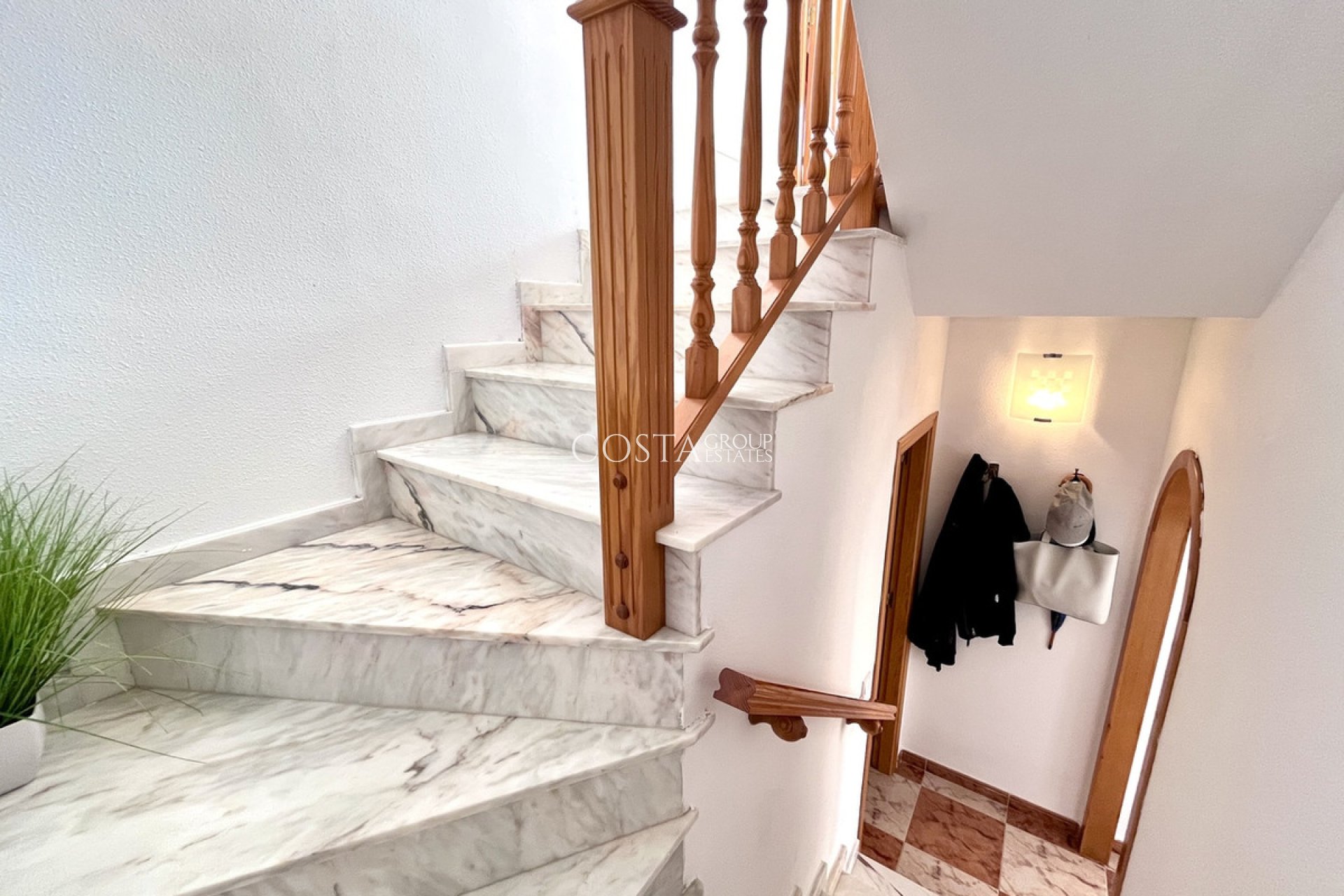 Resale - House -
Orihuela - La Zenia