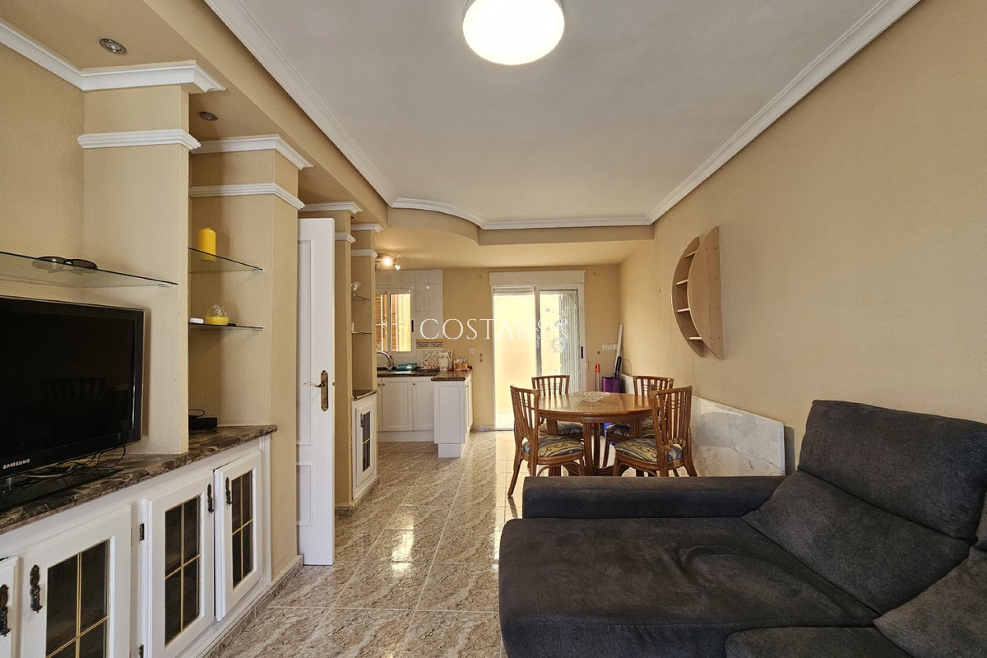 Resale - House -
Orihuela - La Zenia