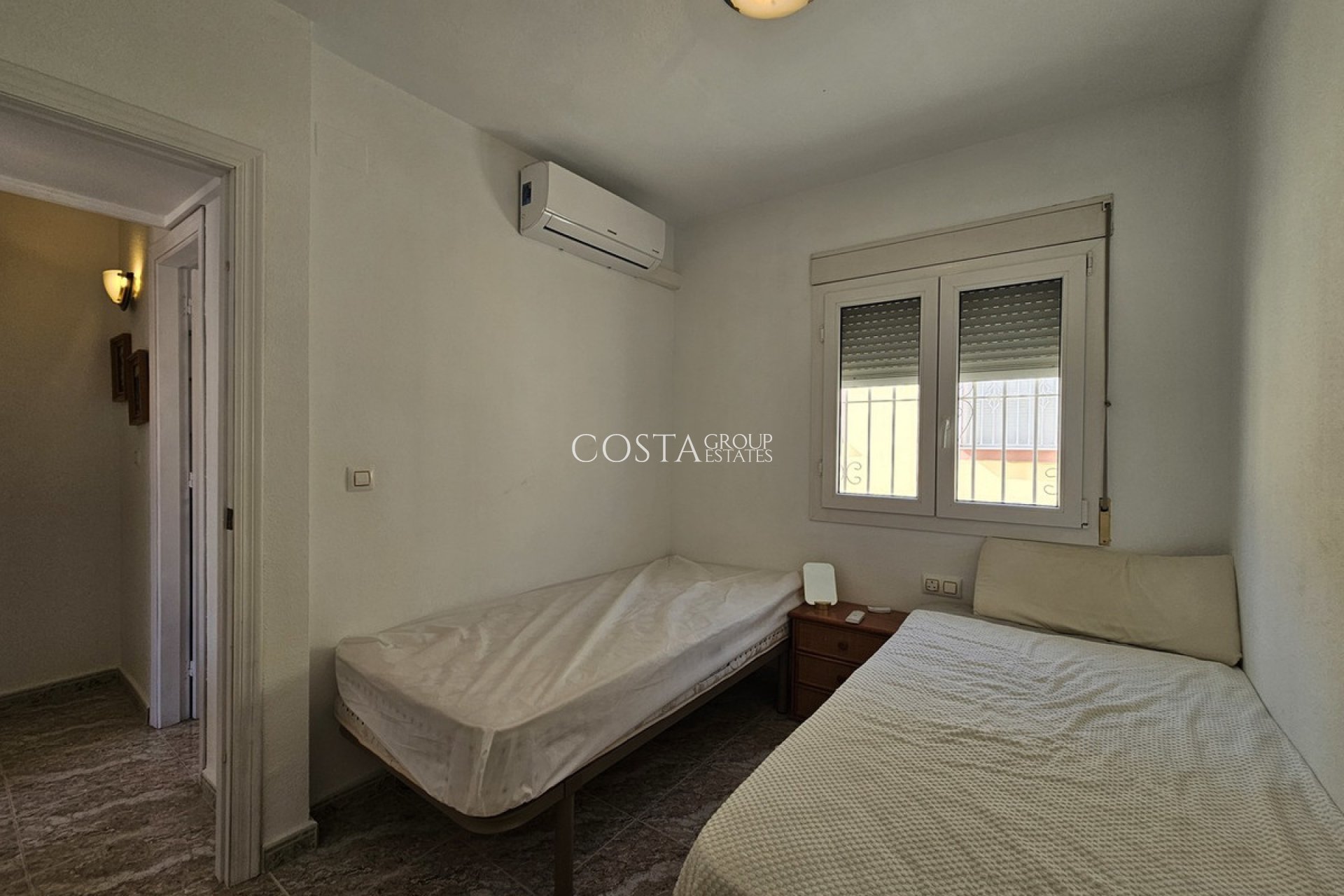 Resale - House -
Orihuela - La Zenia