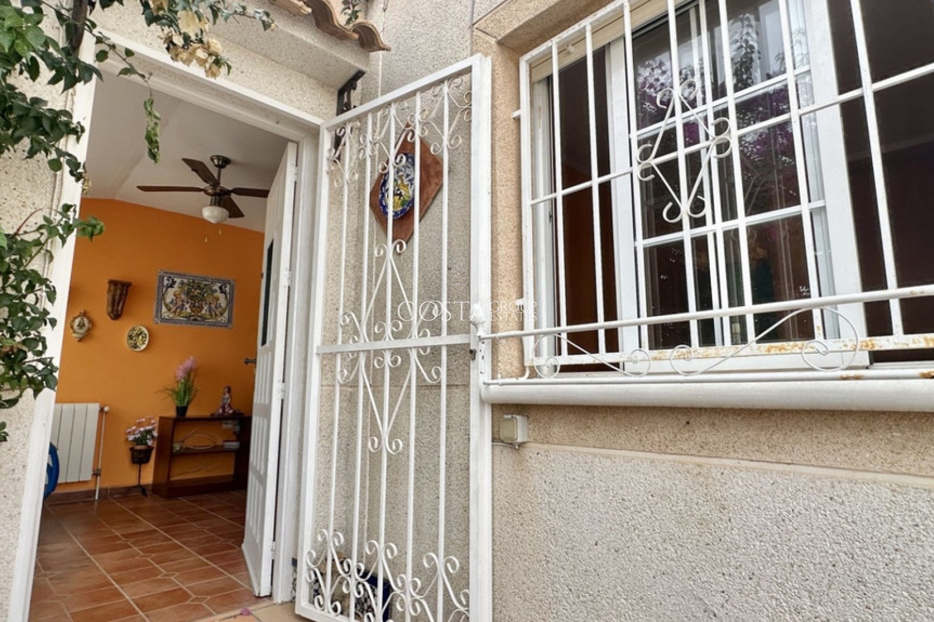 Resale - House -
Orihuela - Los Altos