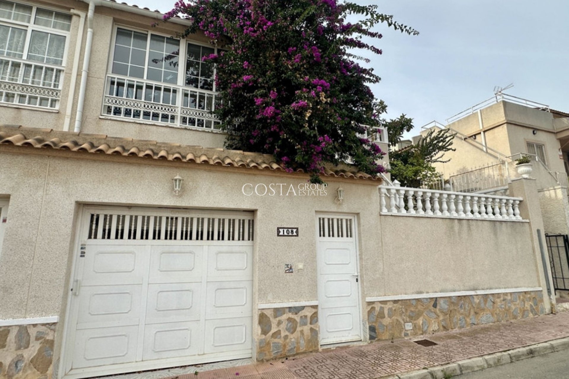 Resale - House -
Orihuela - Los Altos