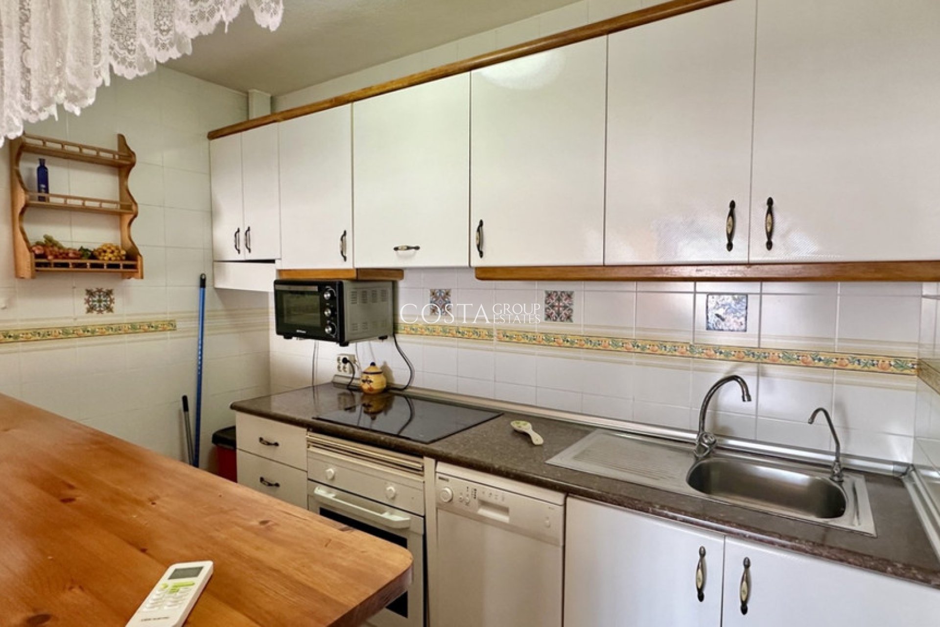 Resale - House -
Orihuela - Los Altos