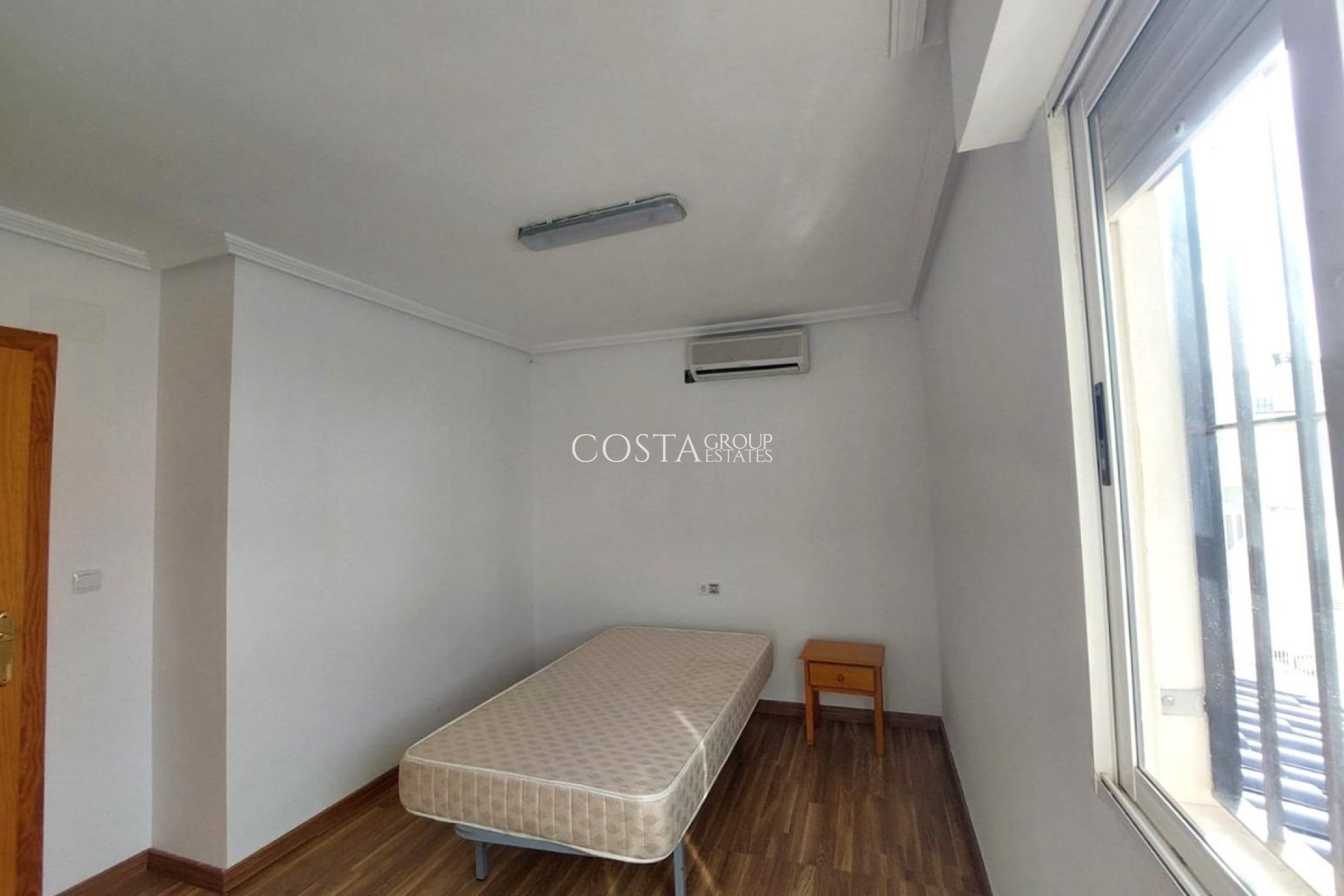 Resale - House -
Orihuela - Los Altos