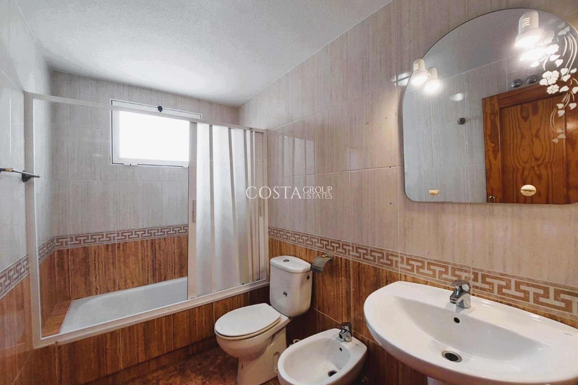 Resale - House -
Orihuela - Los Altos