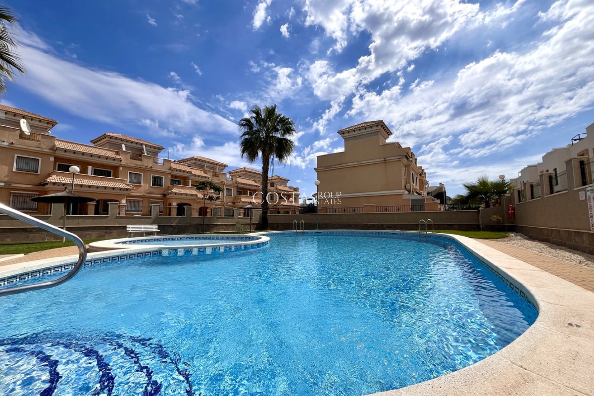 Resale - House -
Orihuela - Los Dolses