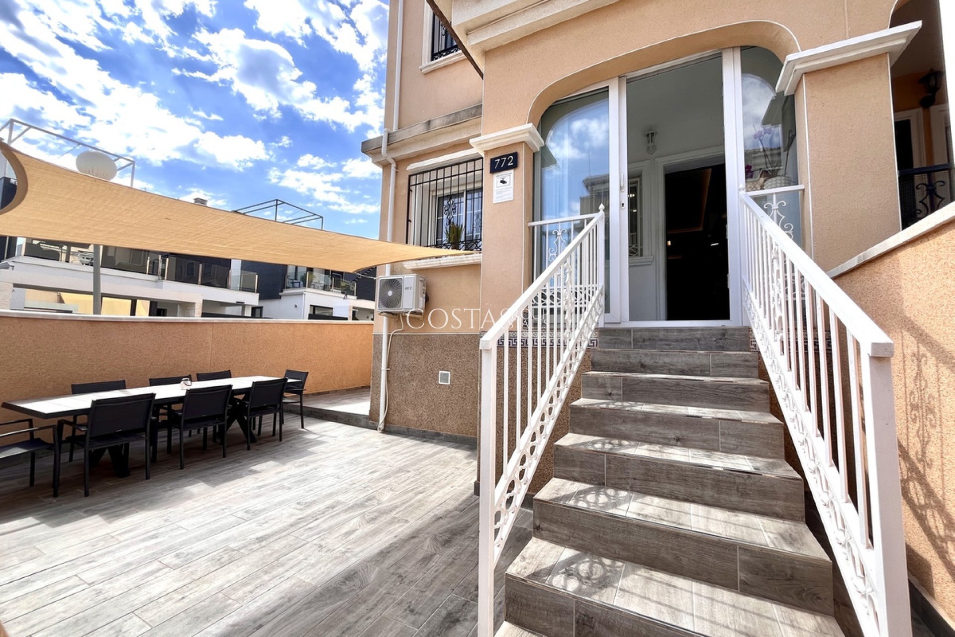 Resale - House -
Orihuela - Los Dolses