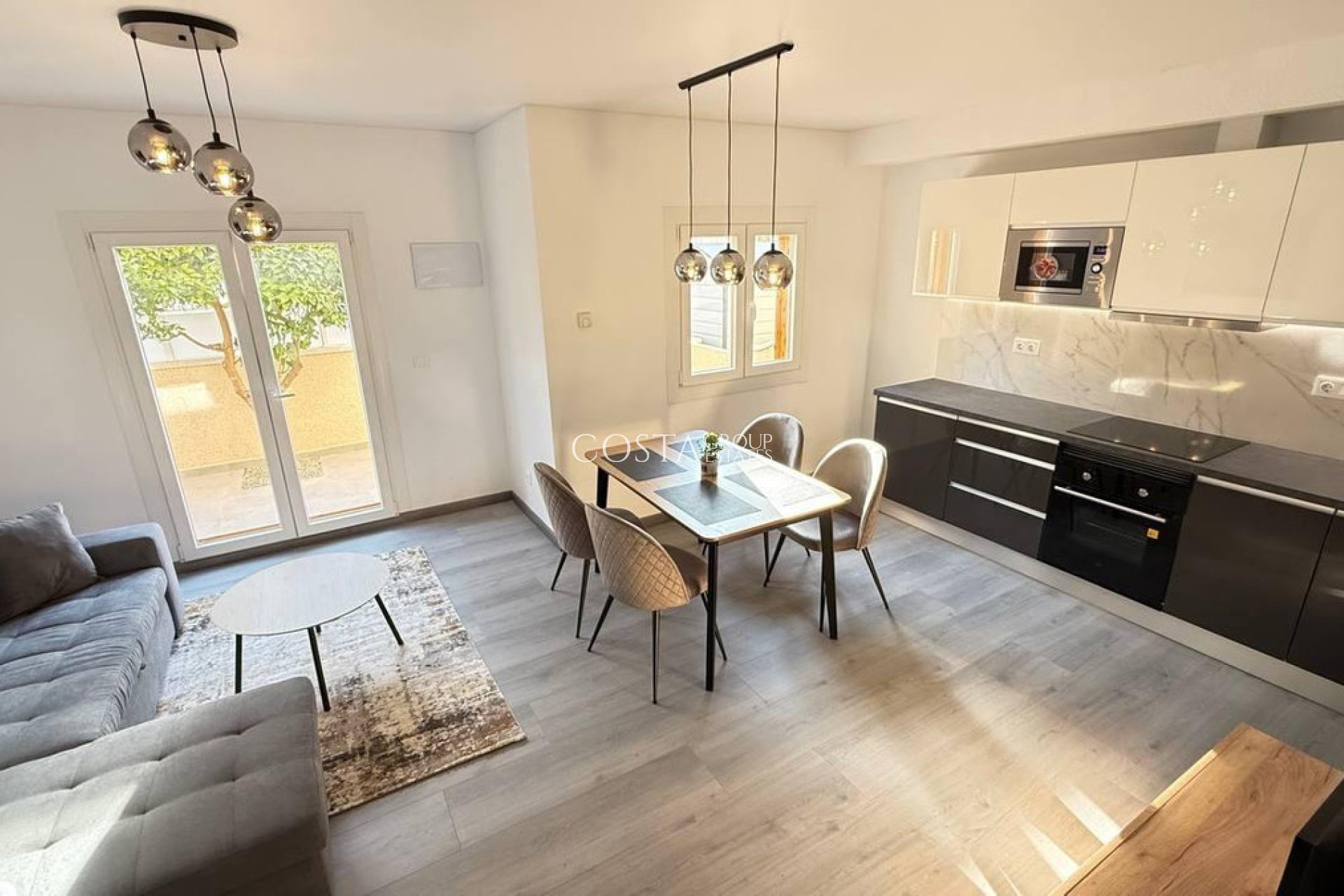 Resale - House -
Orihuela - Orihuela Costa