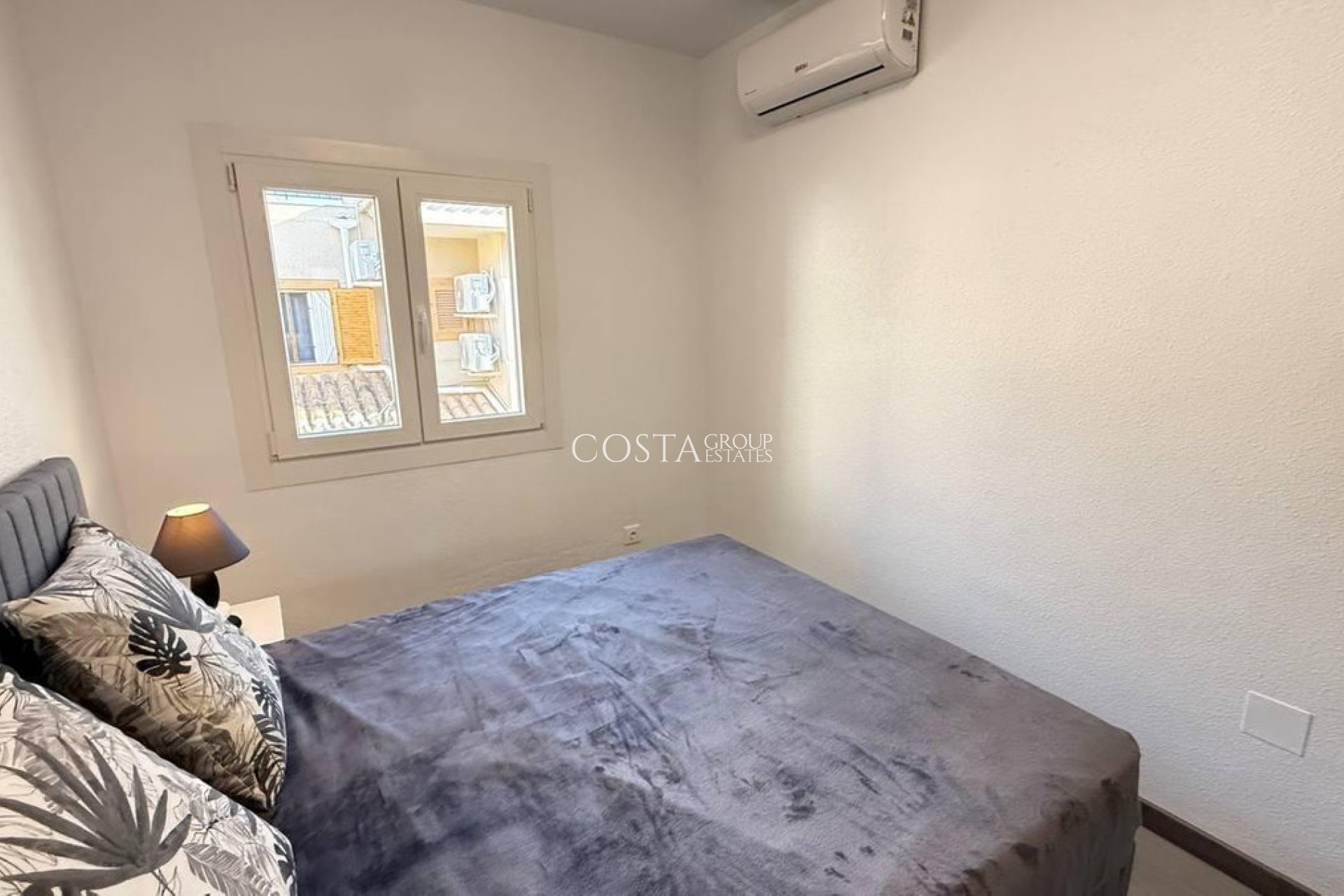 Resale - House -
Orihuela - Orihuela Costa