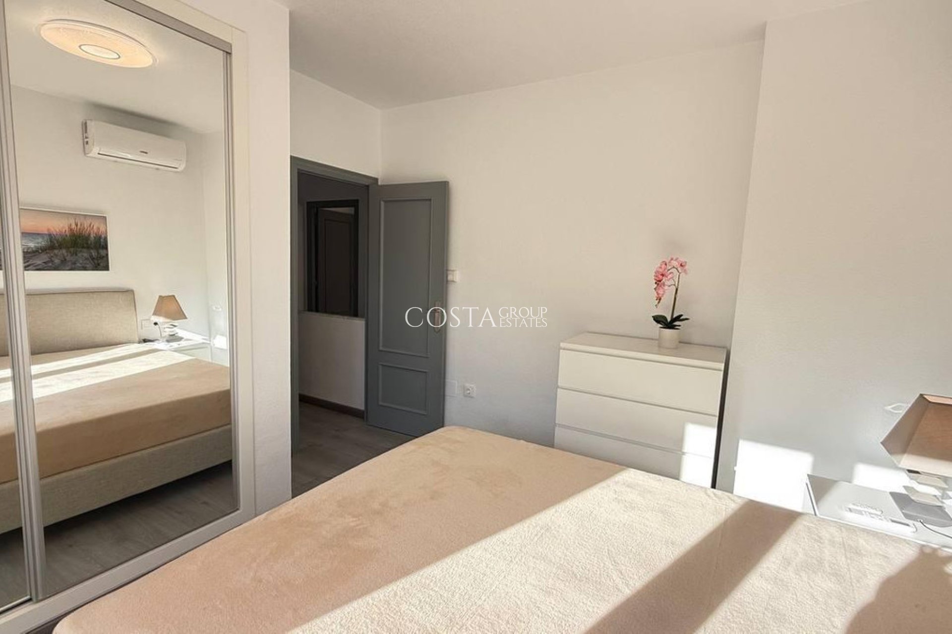 Resale - House -
Orihuela - Orihuela Costa