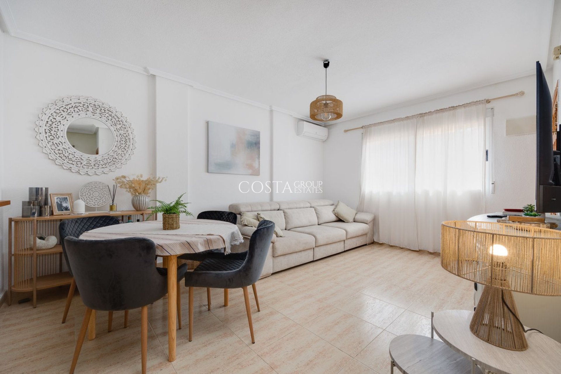 Resale - House -
Orihuela - Orihuela Costa