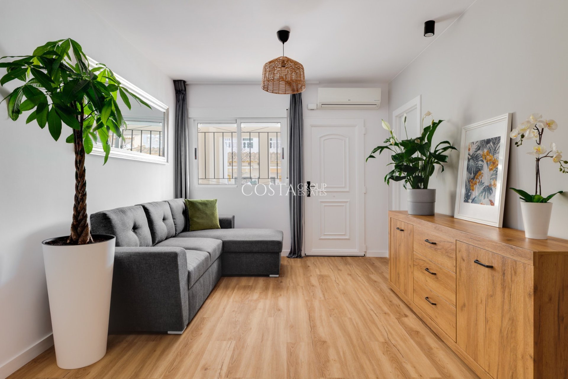 Resale - House -
Orihuela - Orihuela Costa