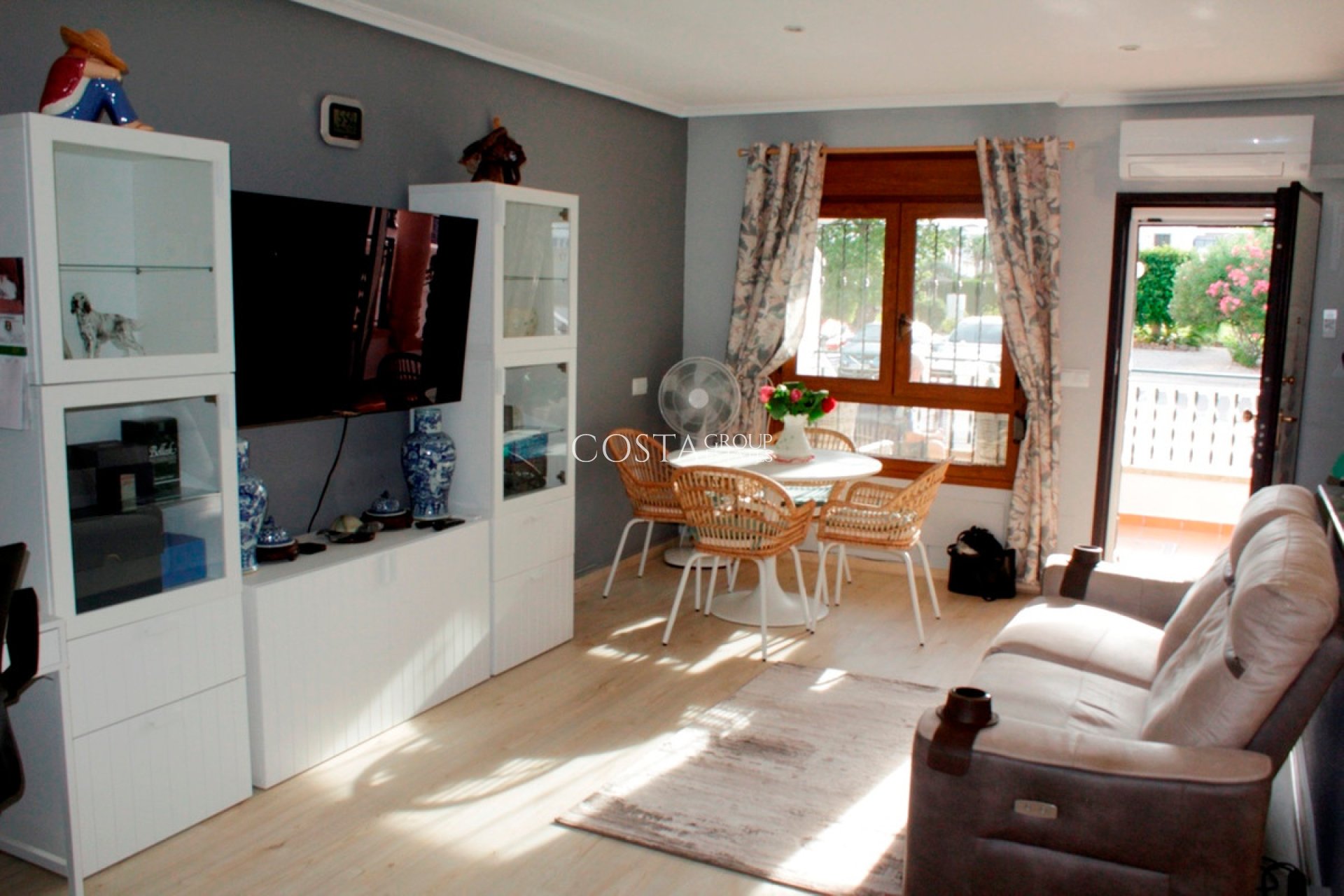 Resale - House -
Orihuela - Orihuela Costa