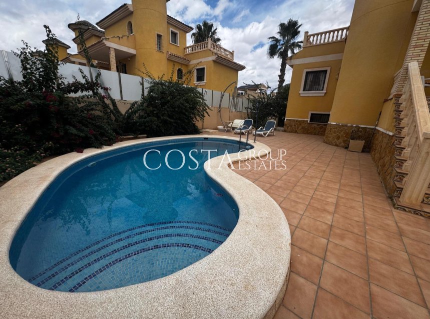 Resale - House -
Orihuela - Orihuela Costa