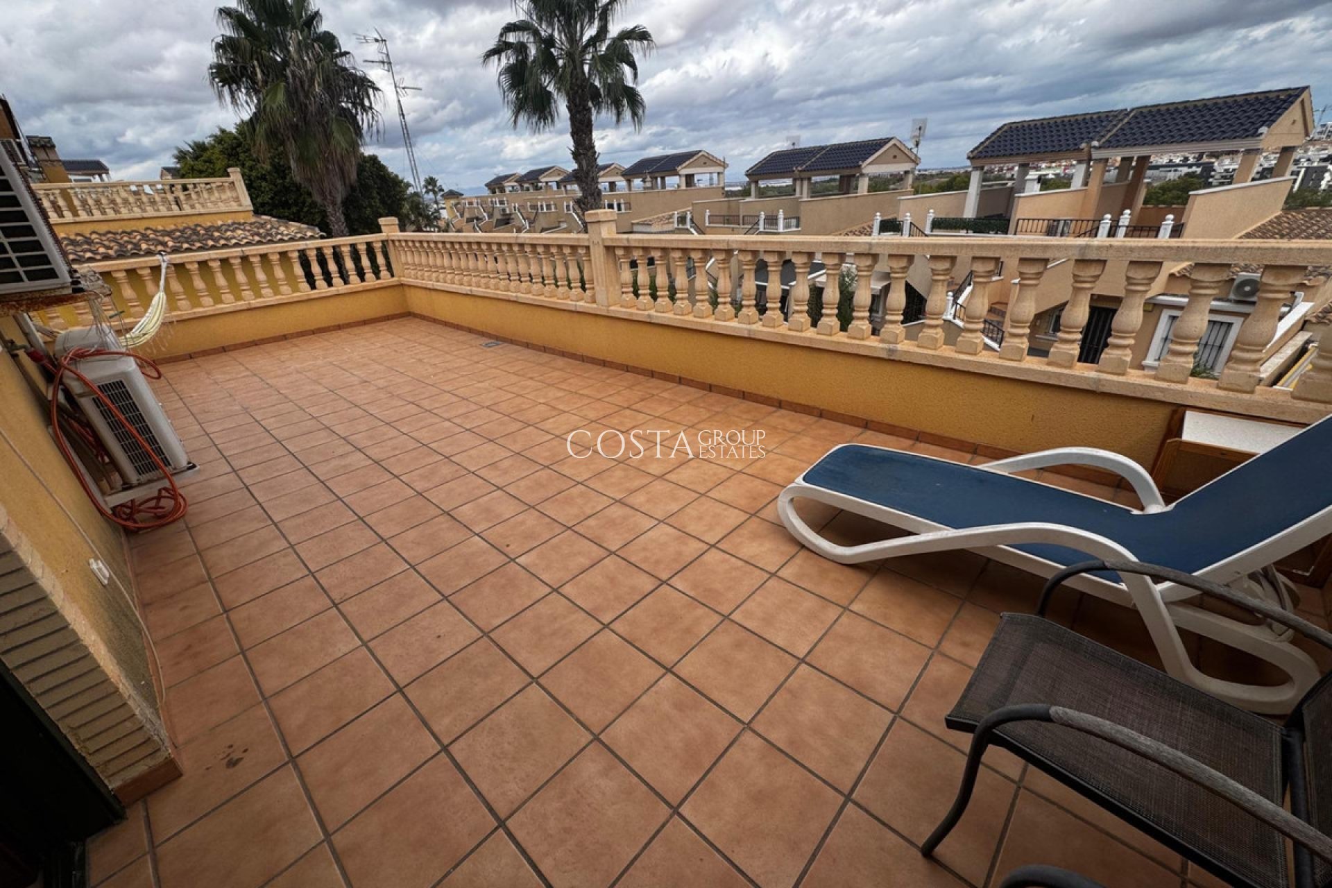 Resale - House -
Orihuela - Orihuela Costa