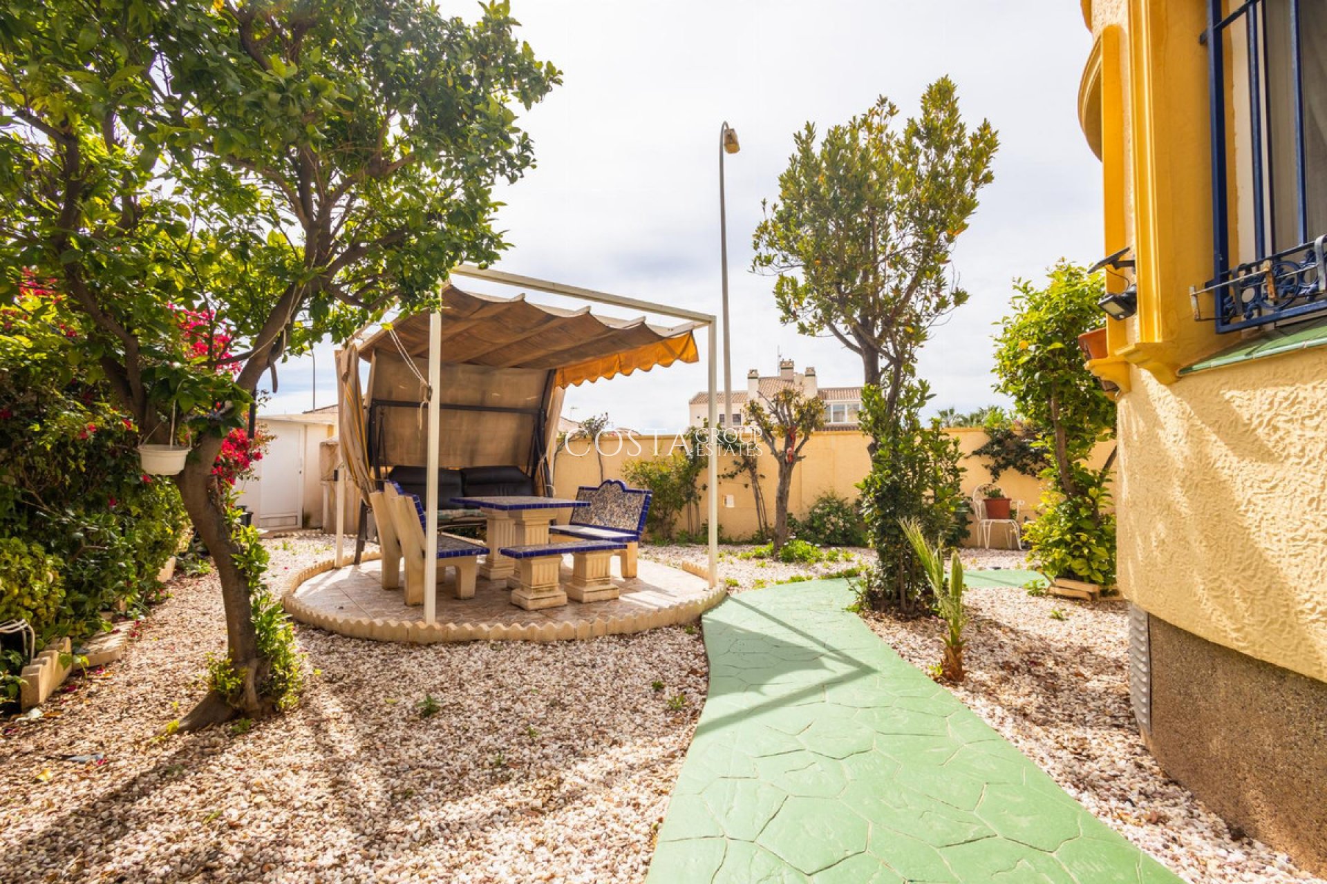 Resale - House -
Orihuela - Orihuela Costa