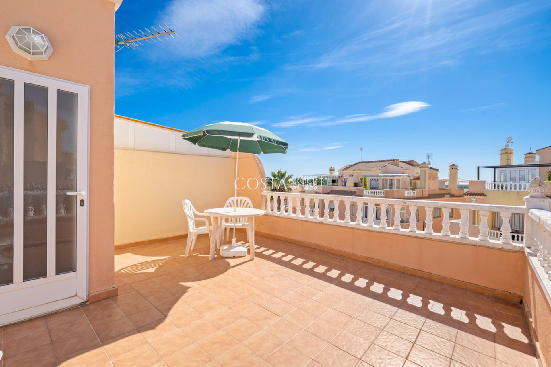 Resale - House -
Orihuela - Orihuela Costa