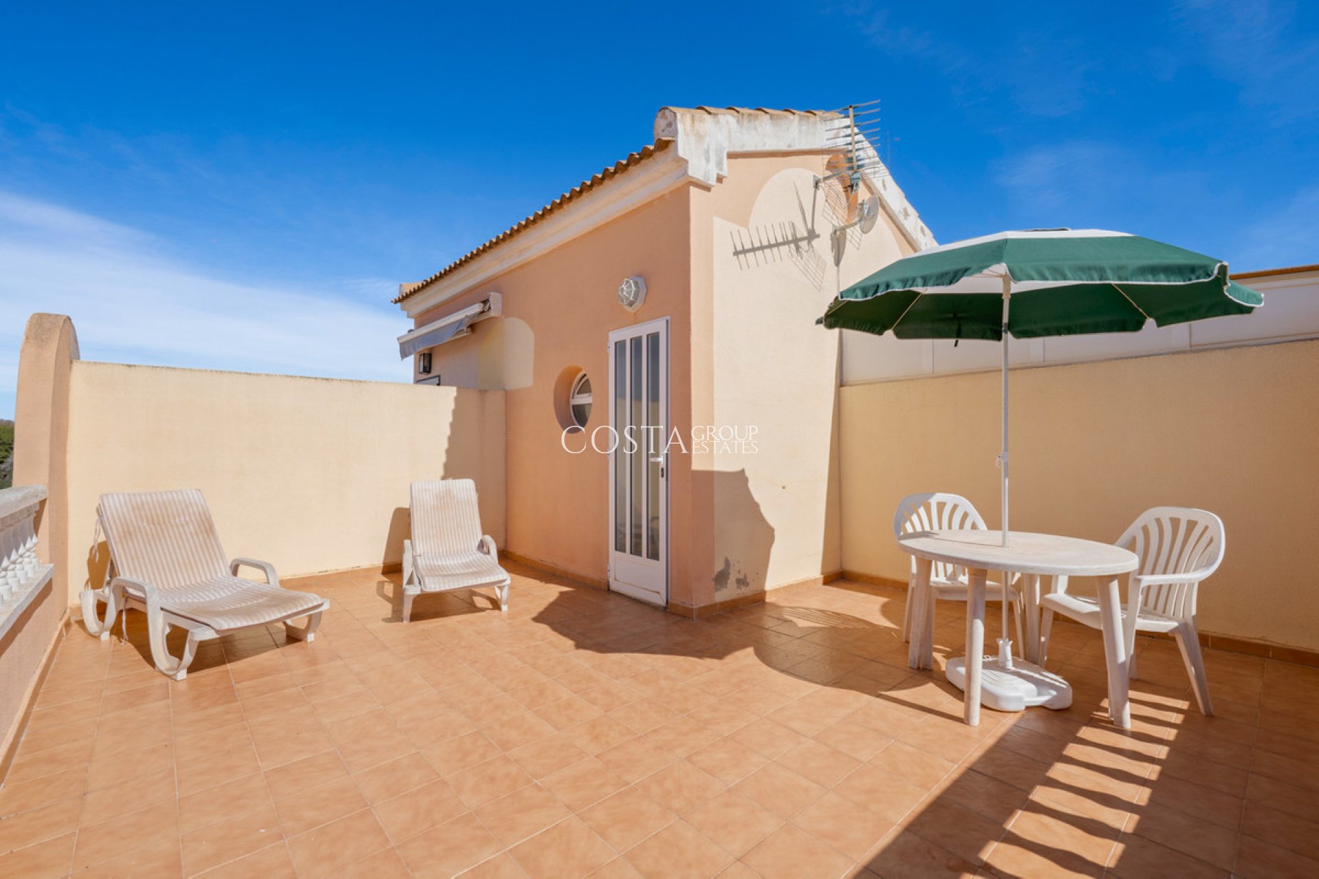 Resale - House -
Orihuela - Orihuela Costa