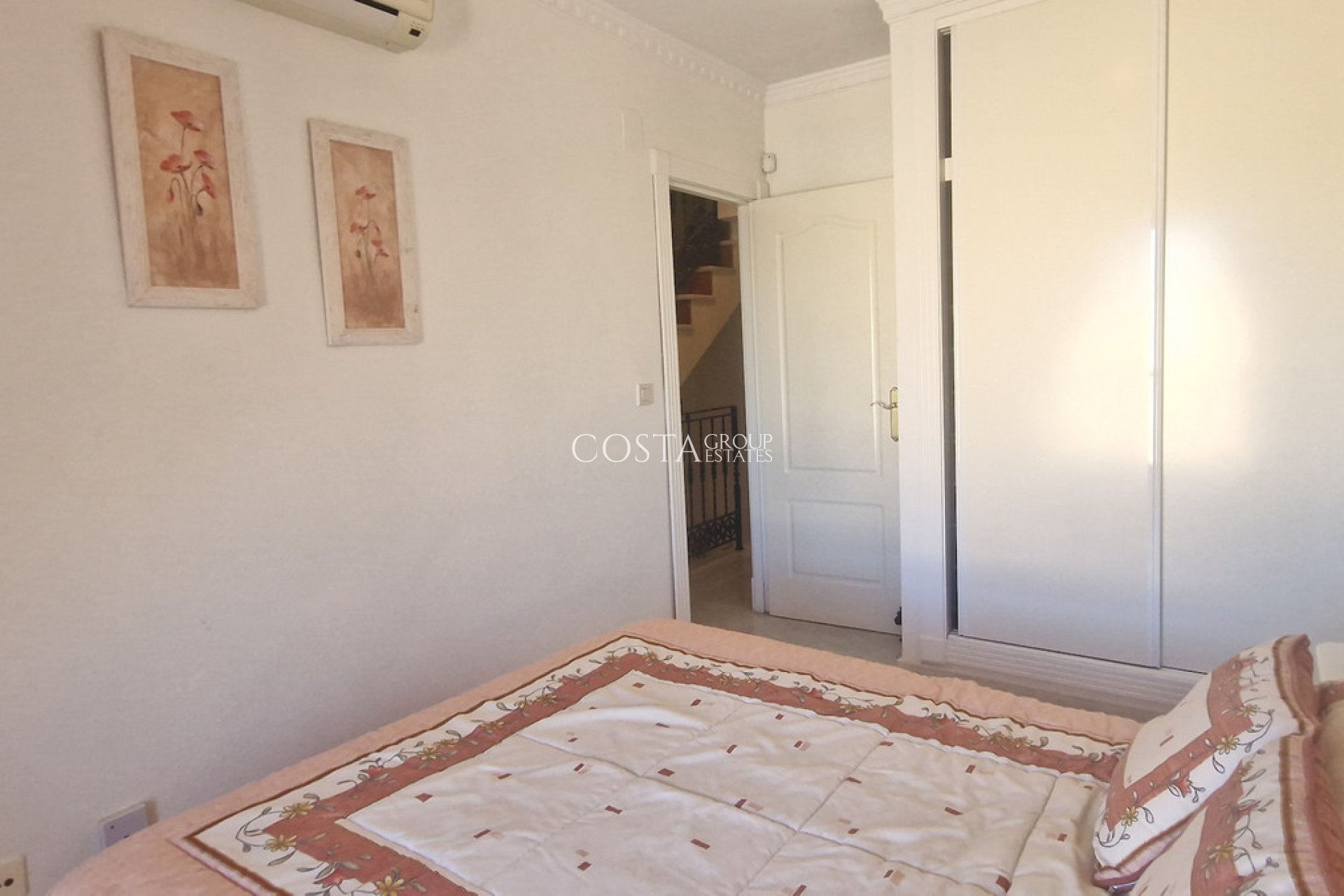 Resale - House -
Orihuela - Orihuela Costa