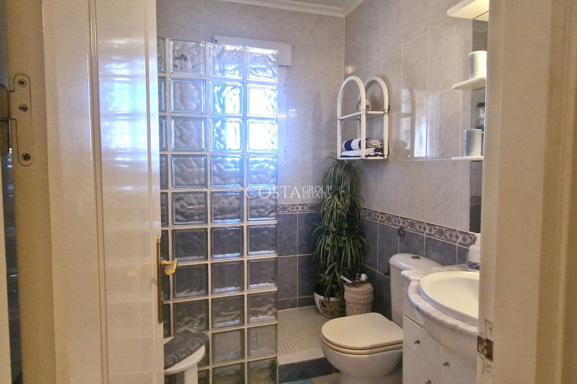 Resale - House -
Orihuela - Orihuela Costa