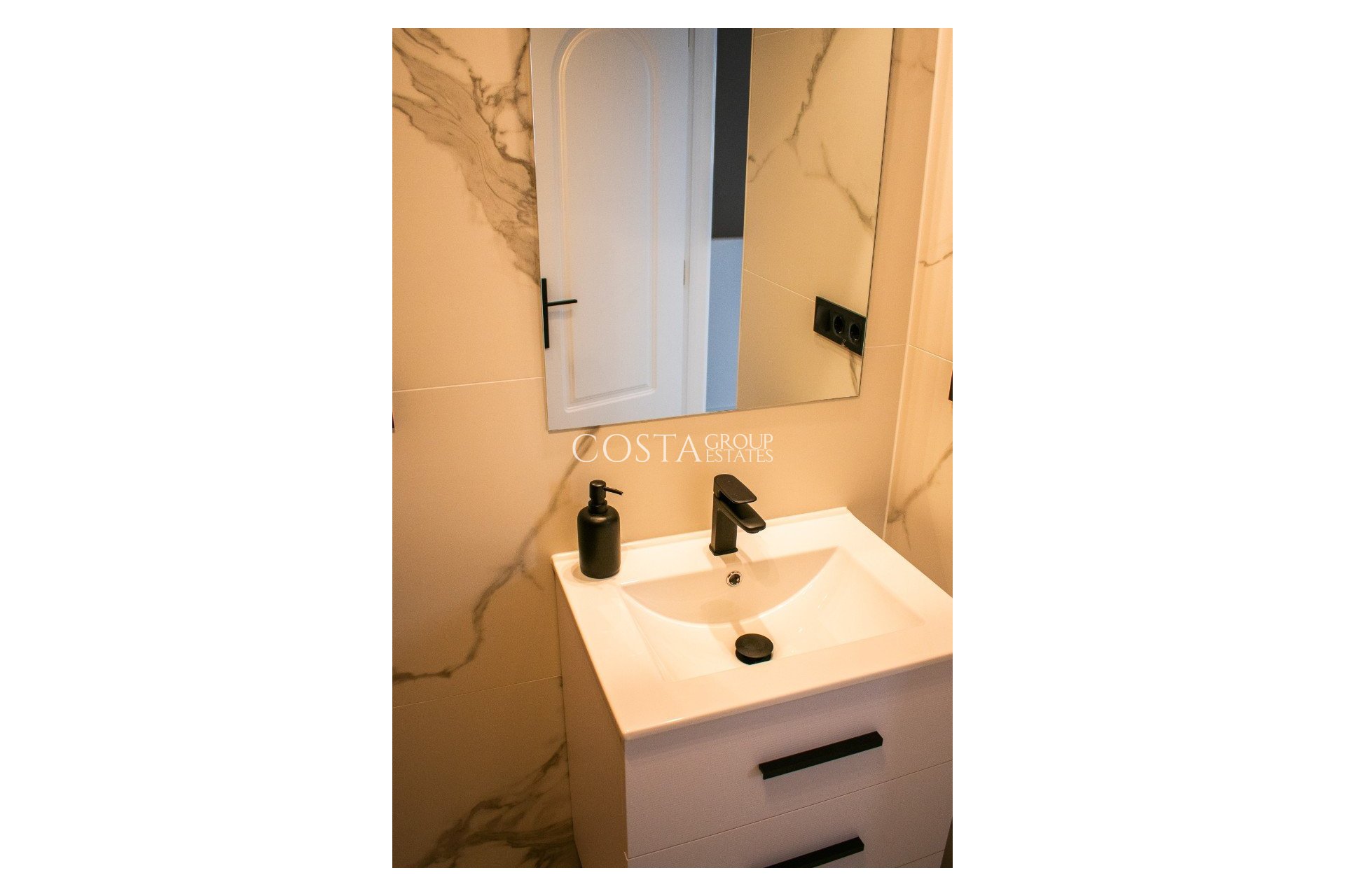 Resale - House -
Orihuela - Punta Prima