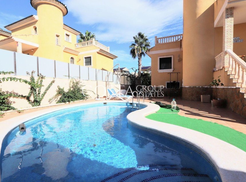 Resale - House -
Orihuela - Villamartin