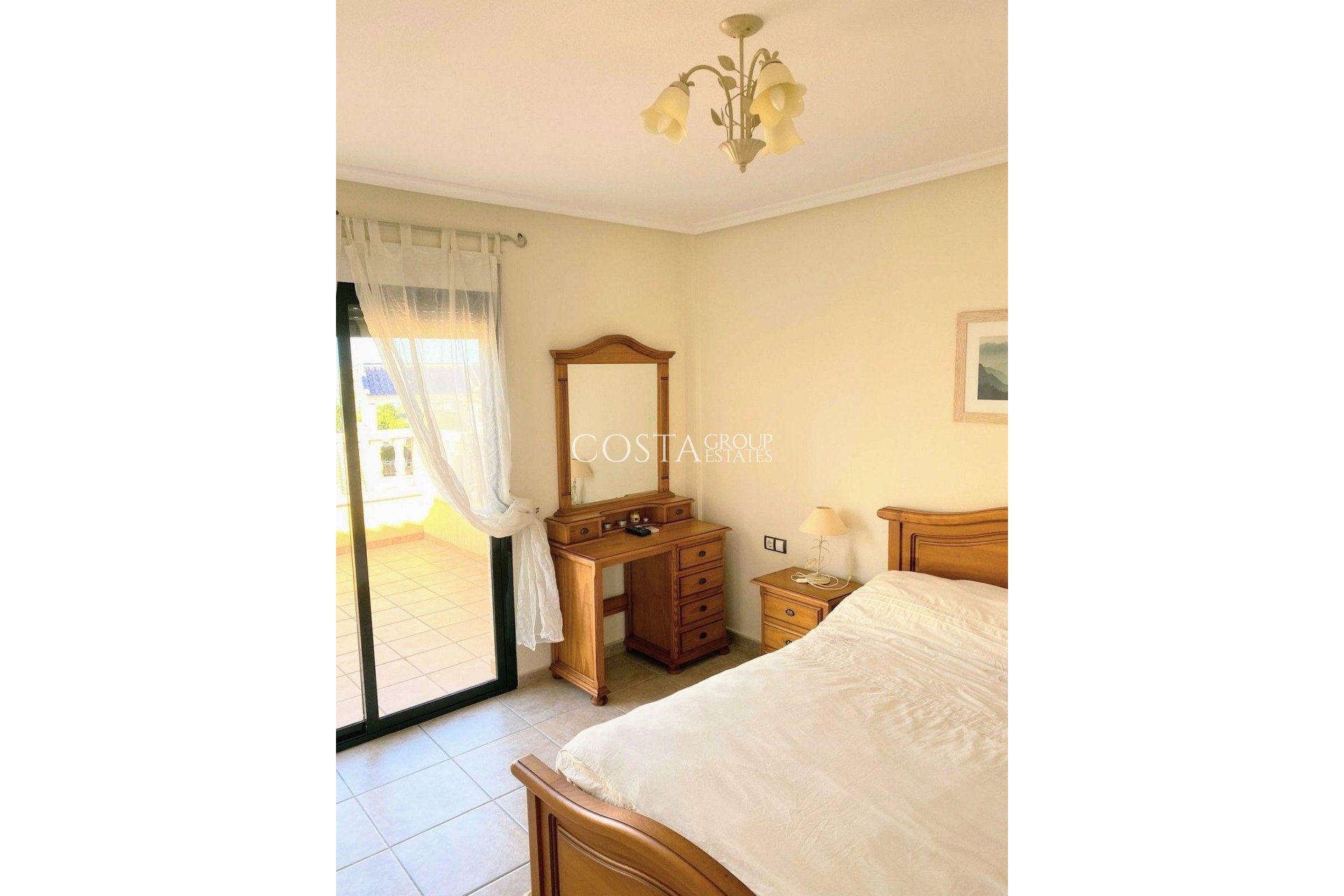 Resale - House -
Orihuela - Villamartin