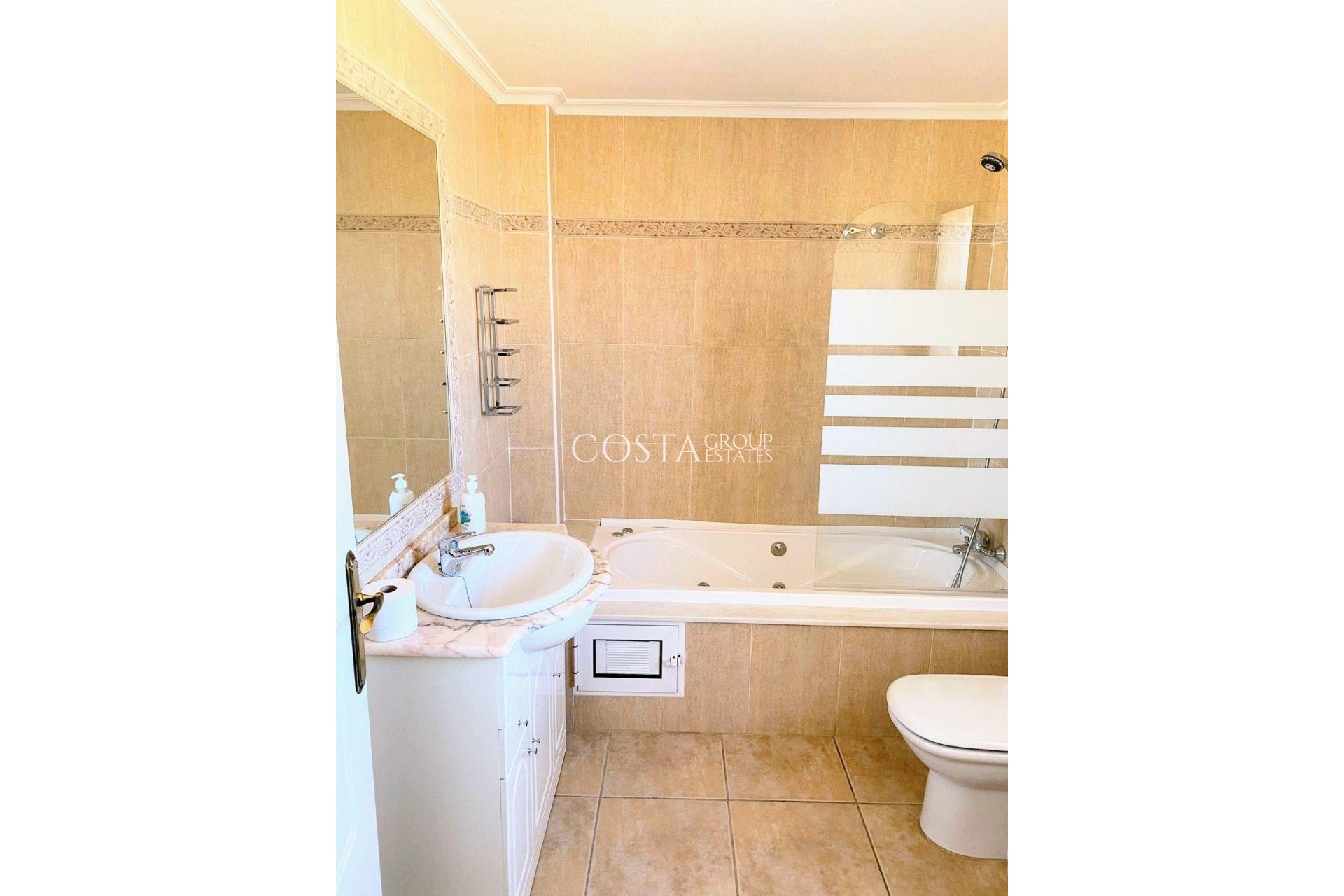 Resale - House -
Orihuela - Villamartin