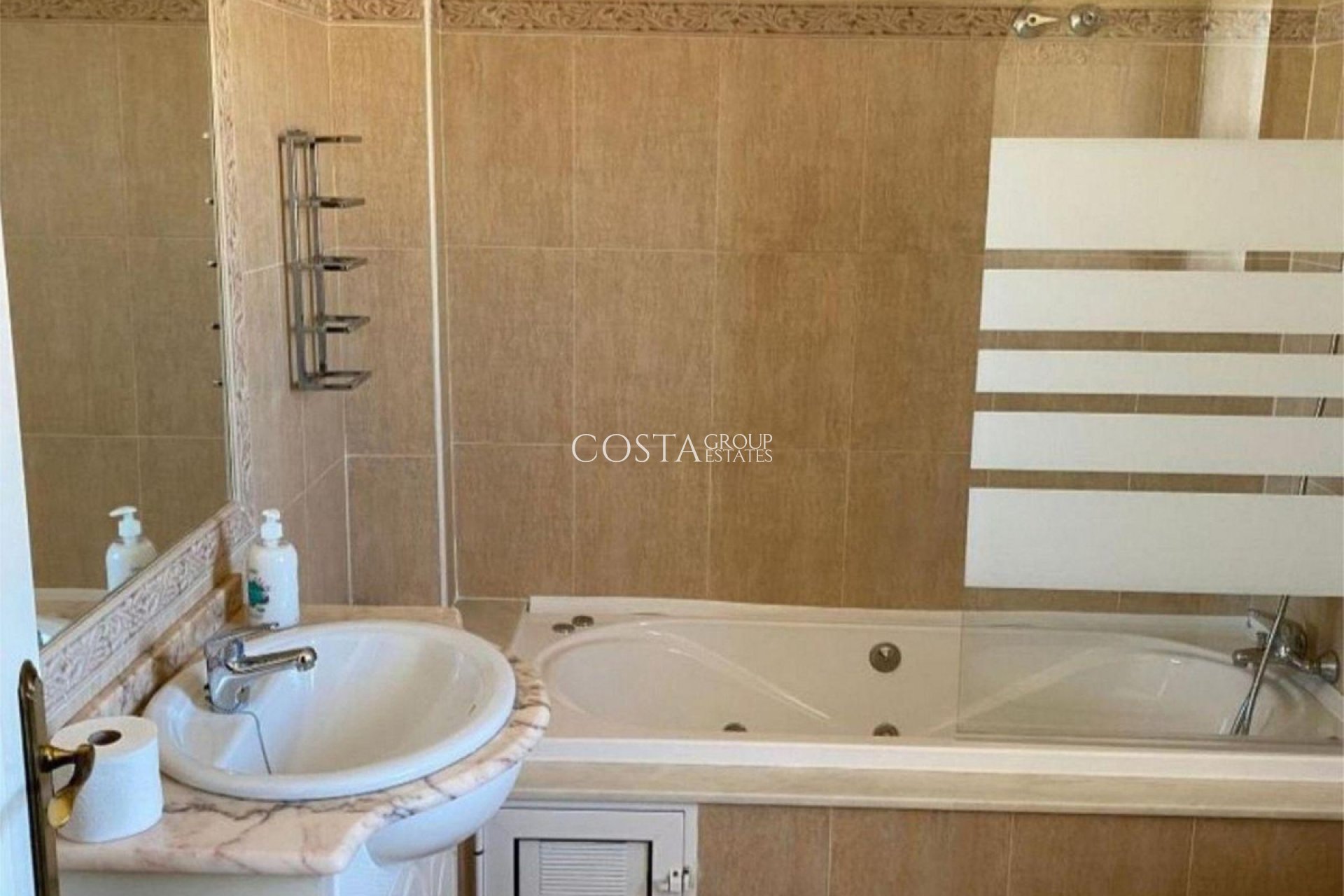 Resale - House -
Orihuela - Villamartin