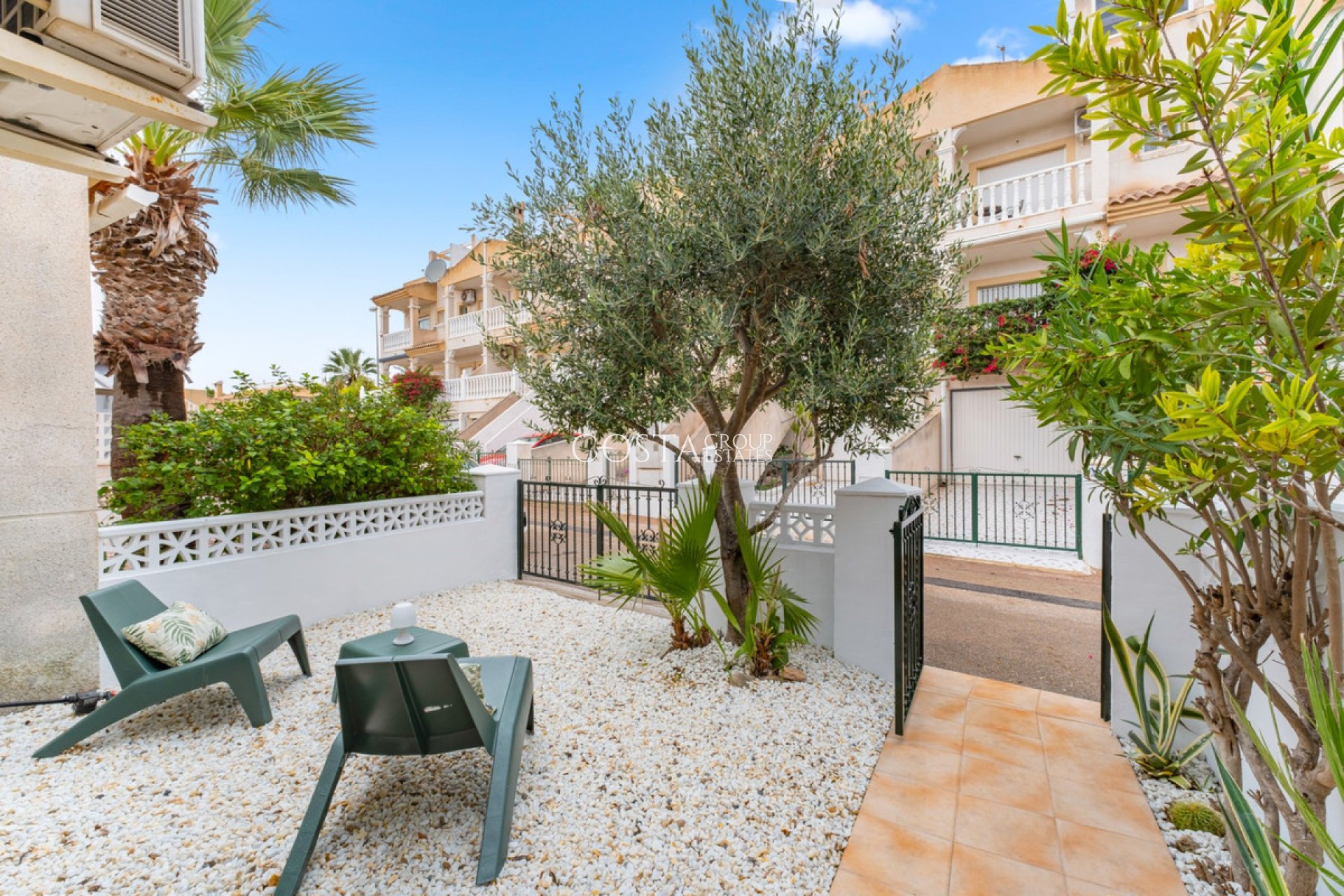 Resale - House -
Orihuela - Villamartin
