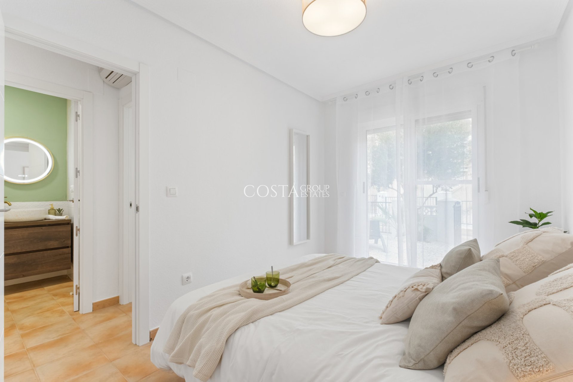 Resale - House -
Orihuela - Villamartin