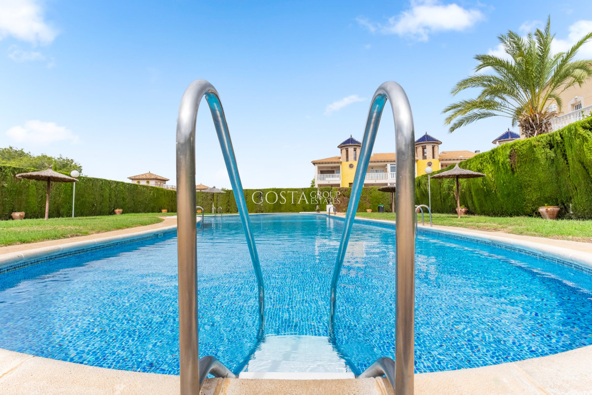 Resale - House -
Orihuela - Villamartin