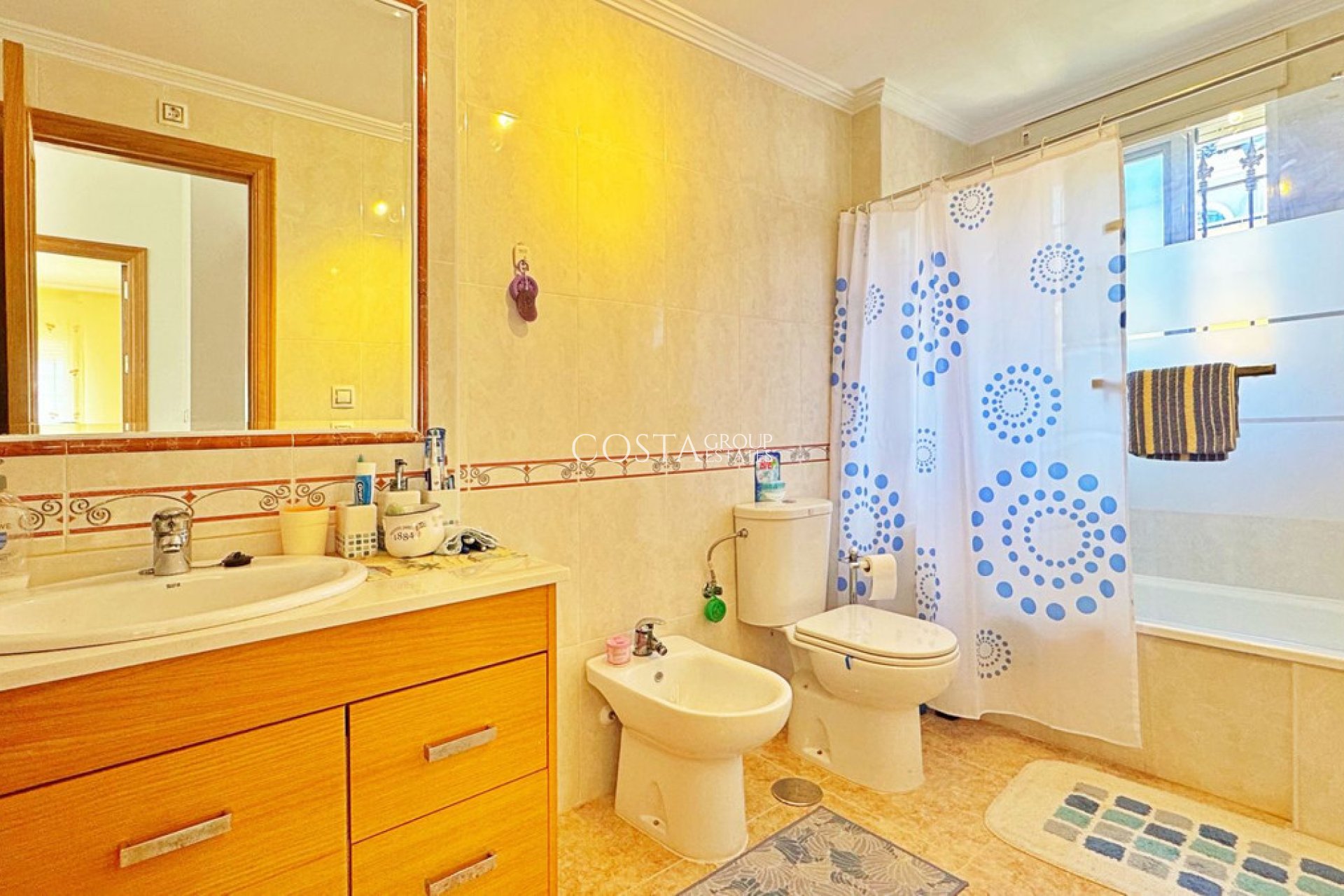 Resale - House -
Orihuela - Villamartin