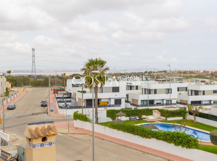 Resale - House -
Orihuela - Villamartin
