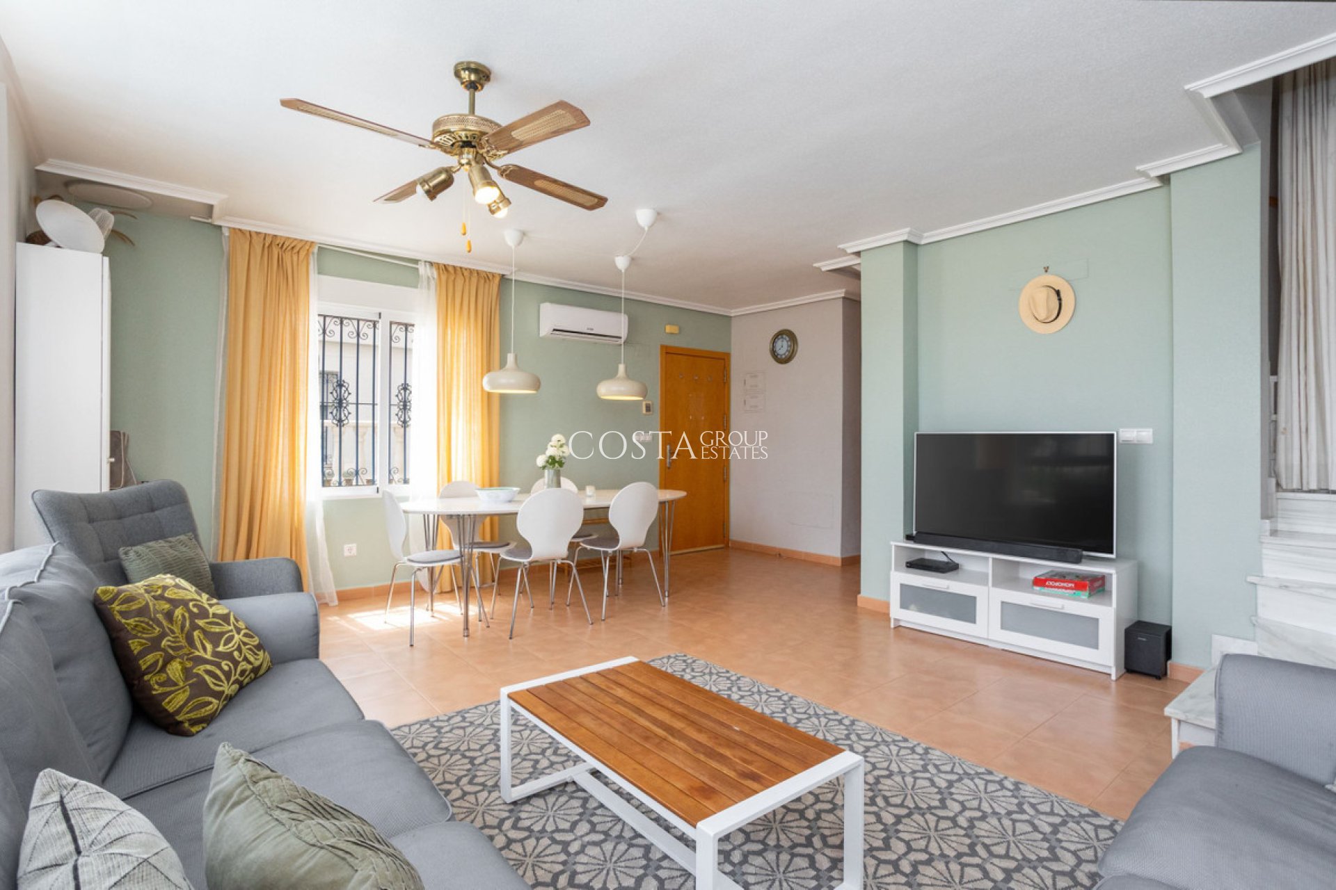 Resale - House -
Orihuela - Villamartin