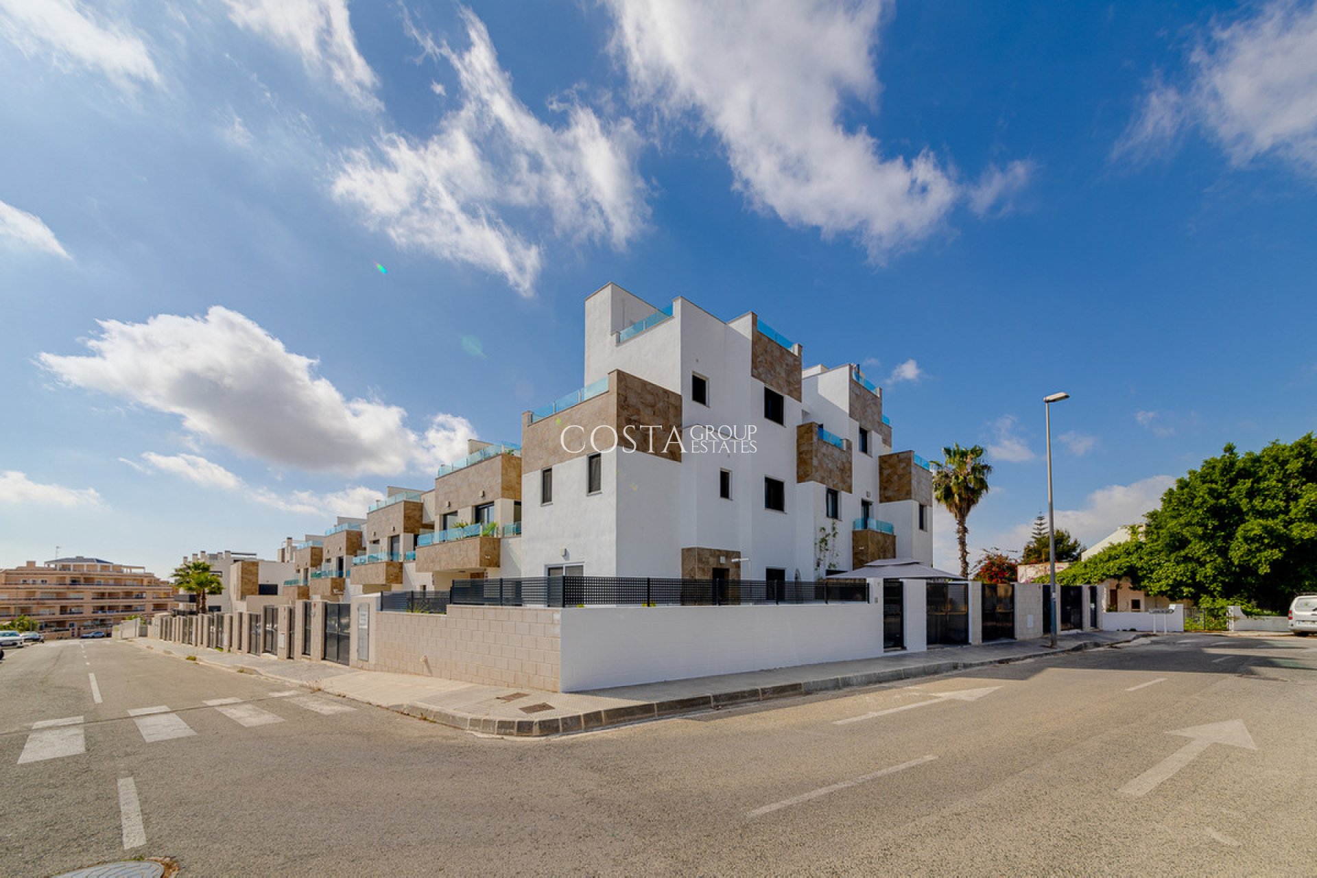 Resale - House -
Orihuela - Villamartin