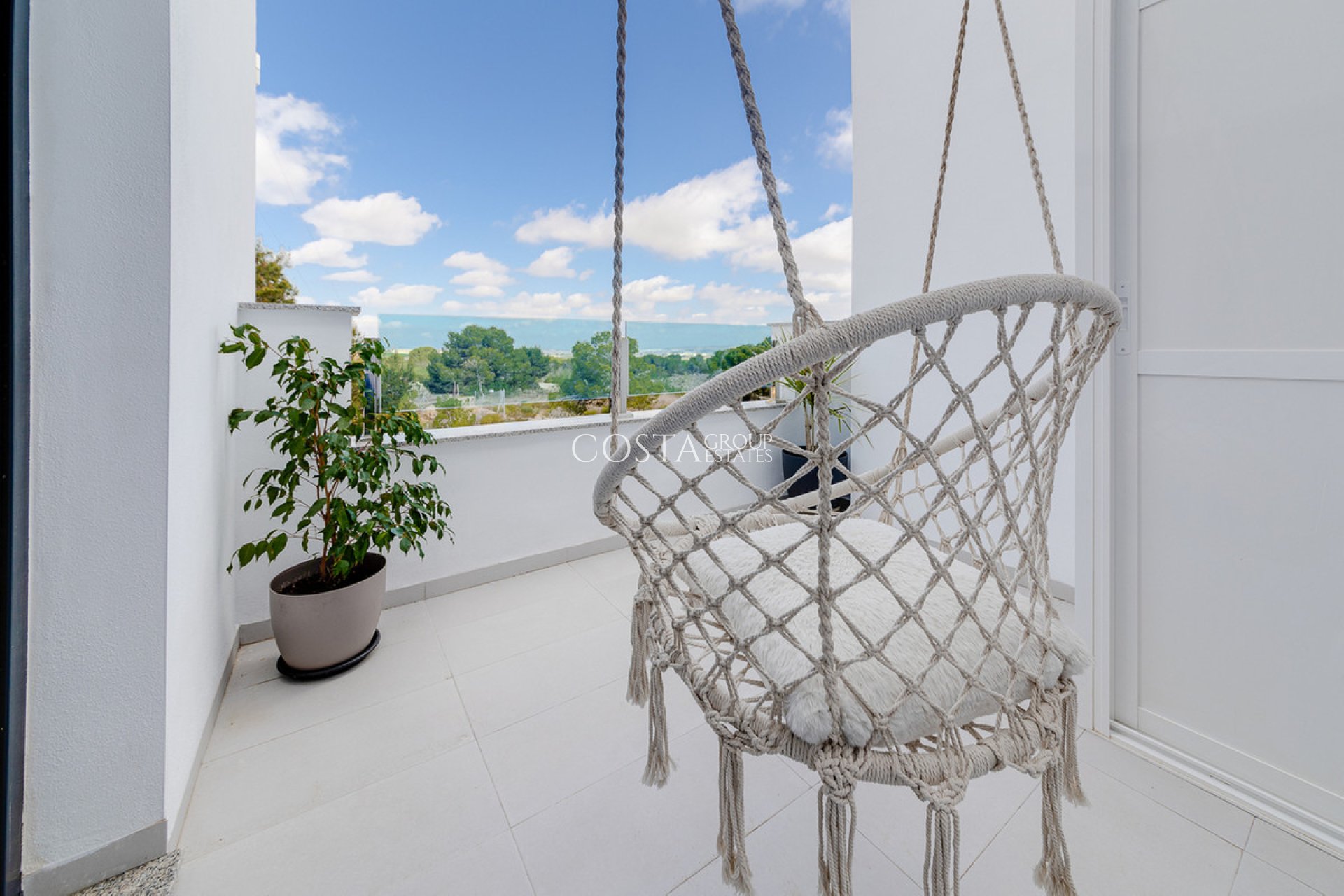 Resale - House -
Orihuela - Villamartin