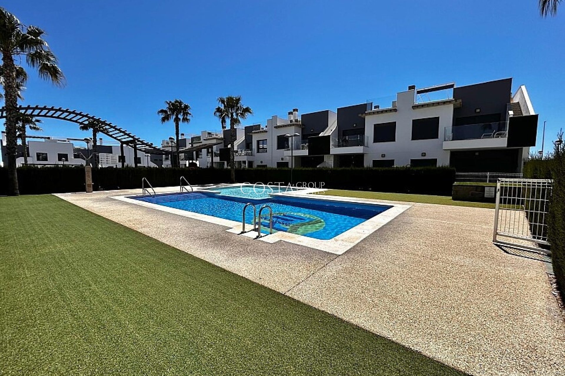Resale - House -
Pilar de la Horadada - Pilar de la Horadada Centro