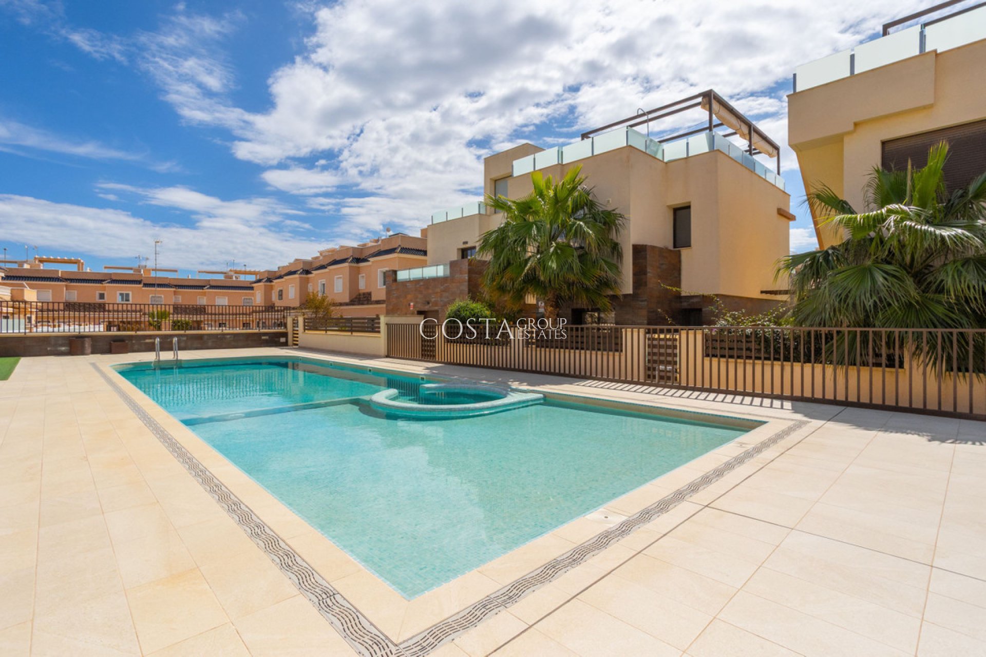 Resale - House -
Pilar de la Horadada - Torre De La Horadada