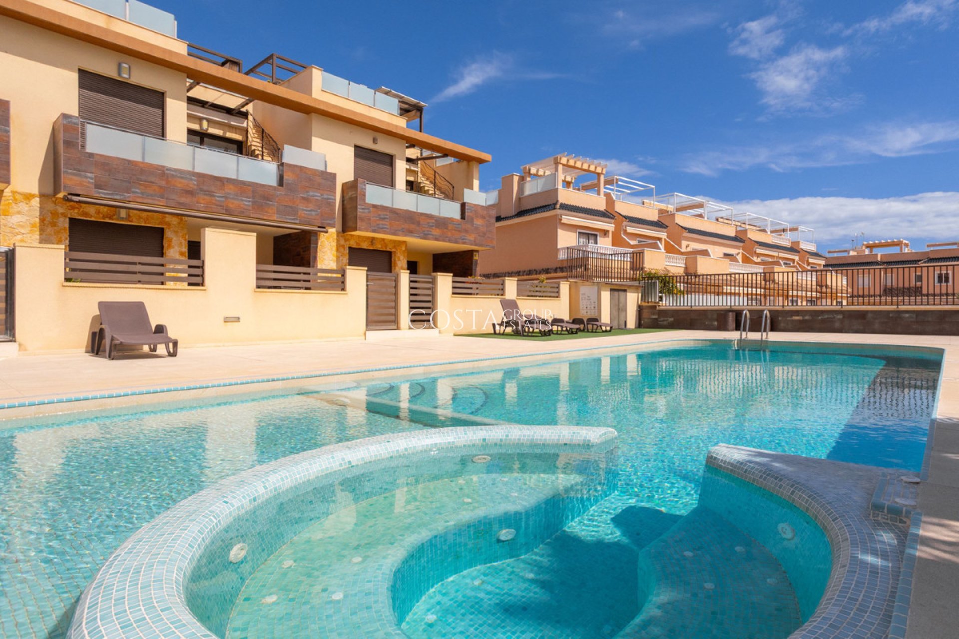 Resale - House -
Pilar de la Horadada - Torre De La Horadada