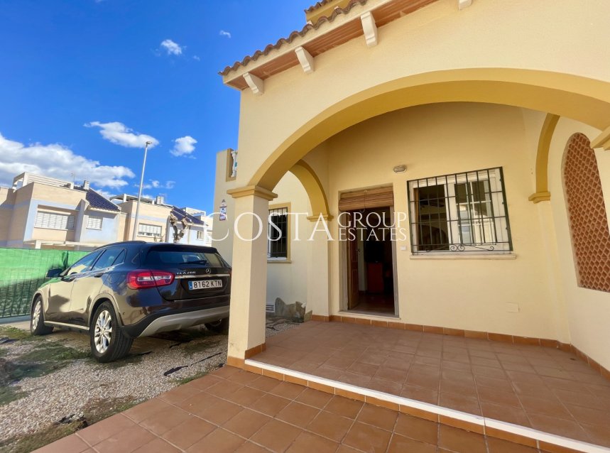 Resale - House -
Pilar de la Horadada