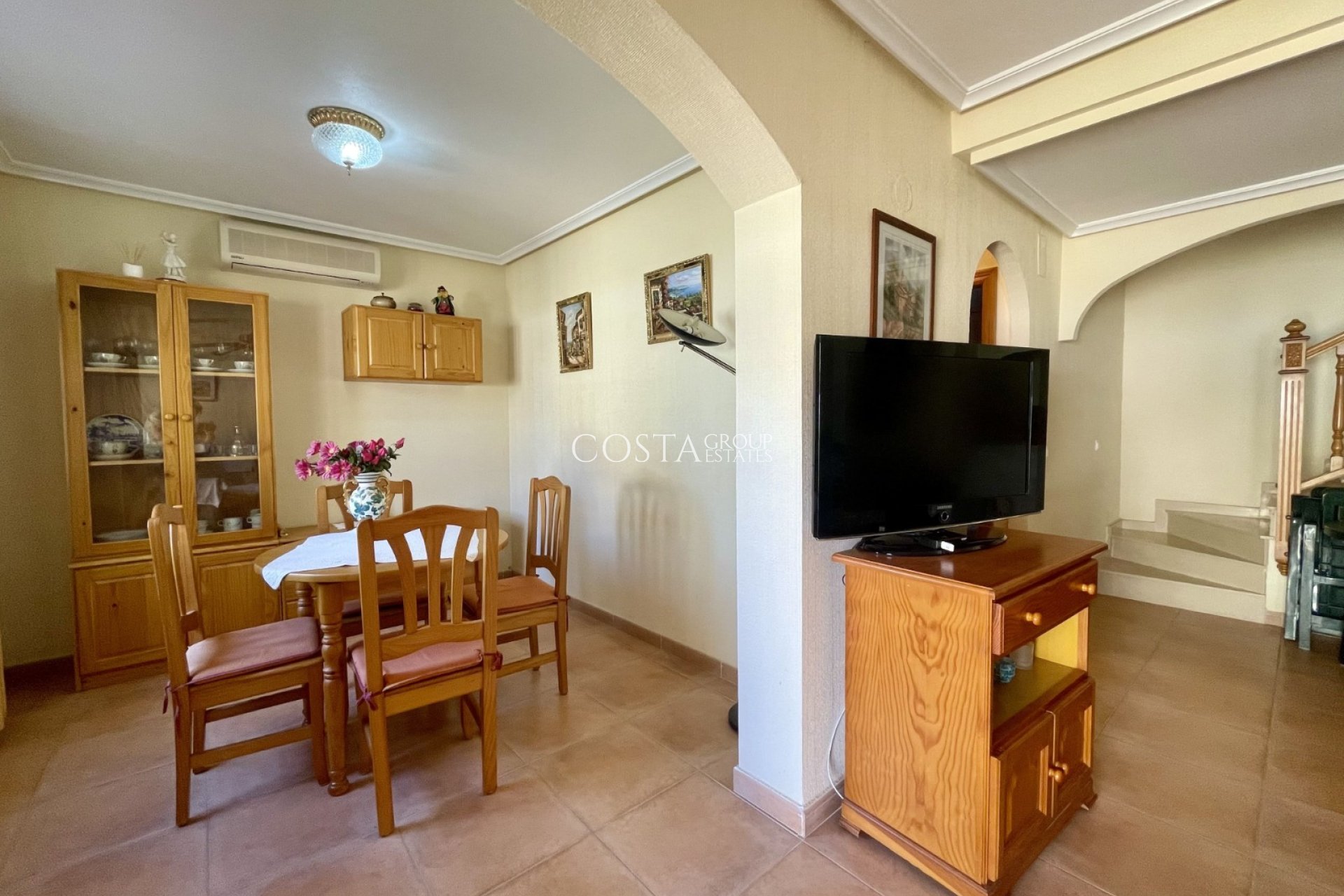 Resale - House -
Pilar de la Horadada