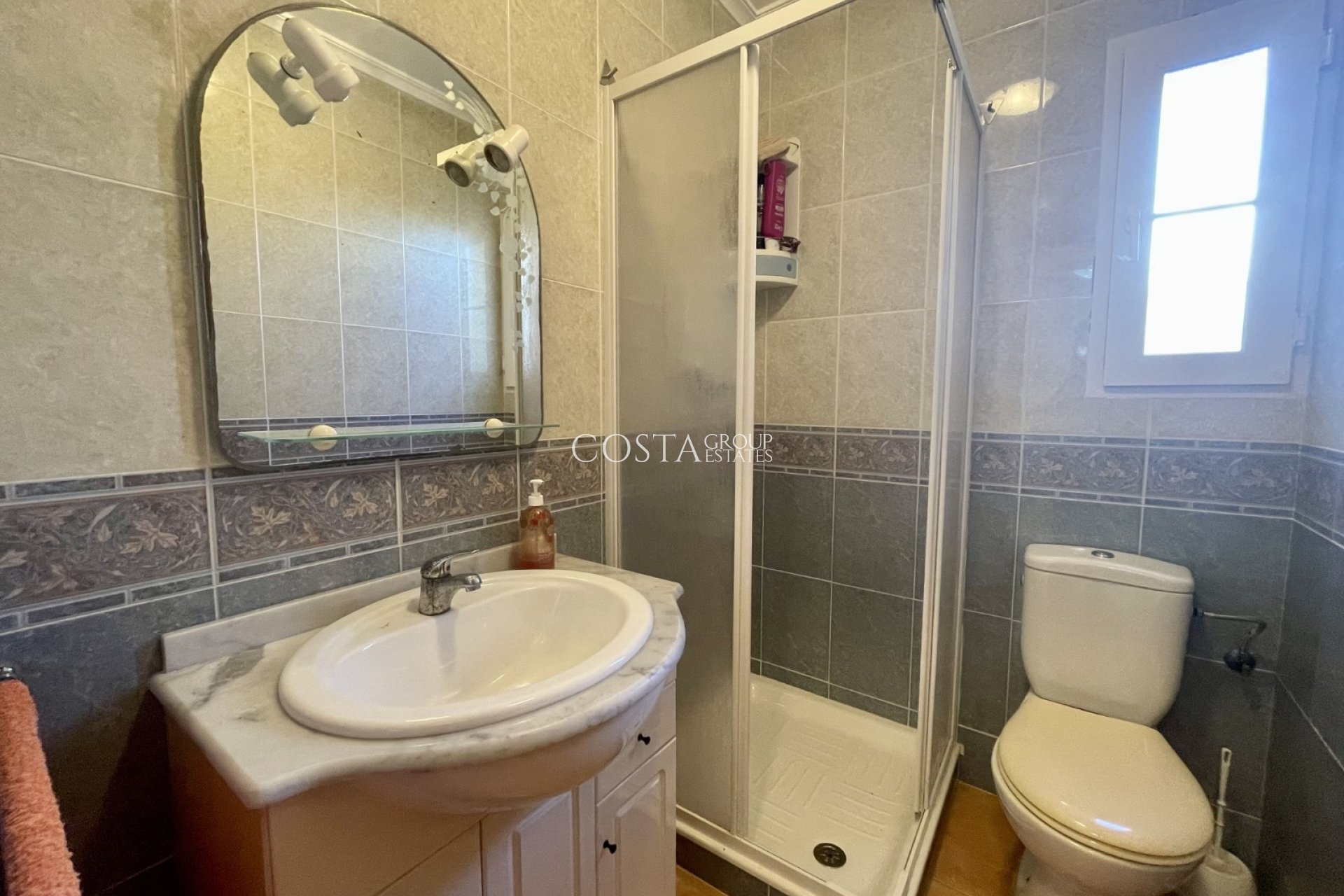 Resale - House -
Pilar de la Horadada