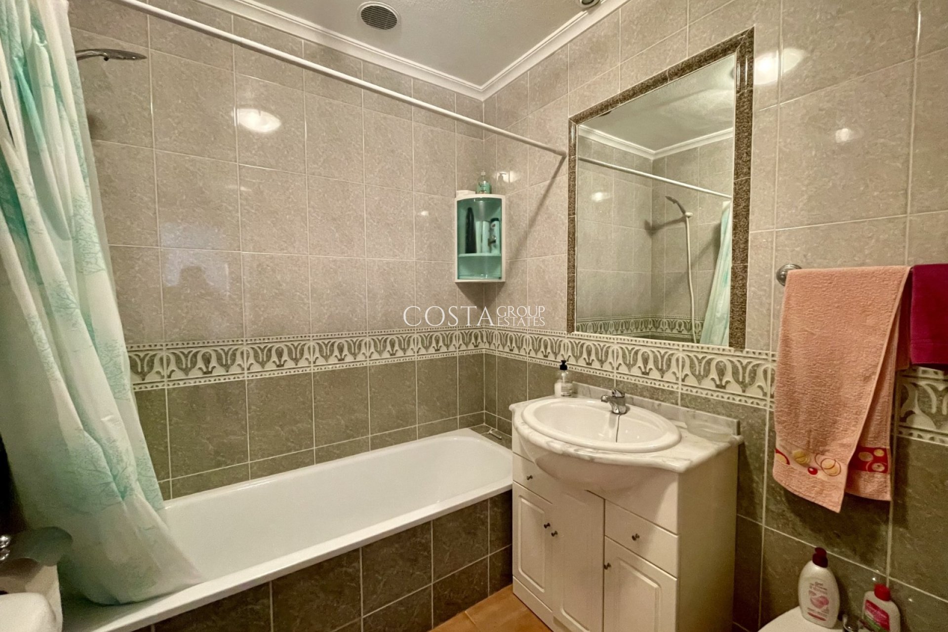 Resale - House -
Pilar de la Horadada