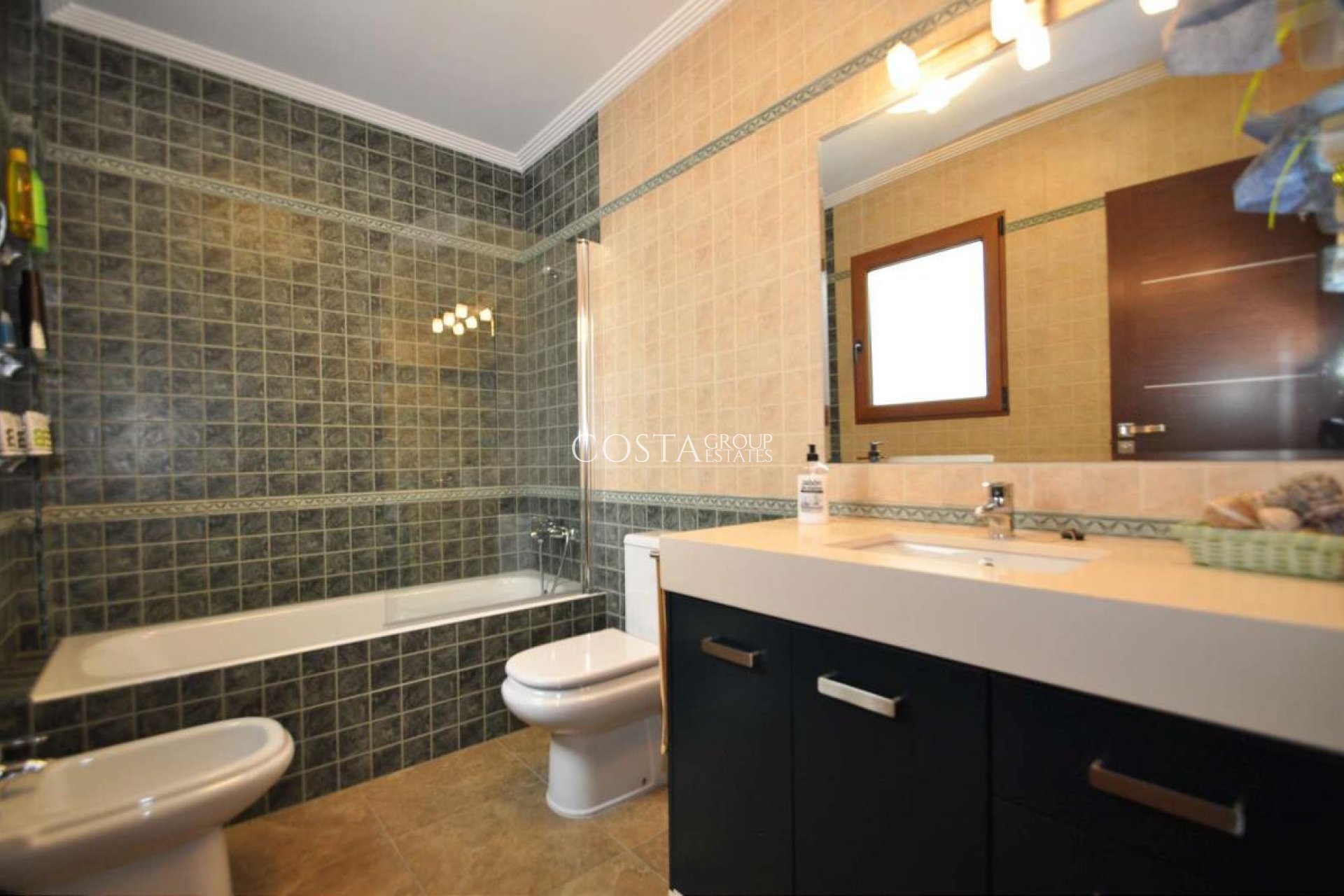 Resale - House -
Pinoso - Pinoso Centro