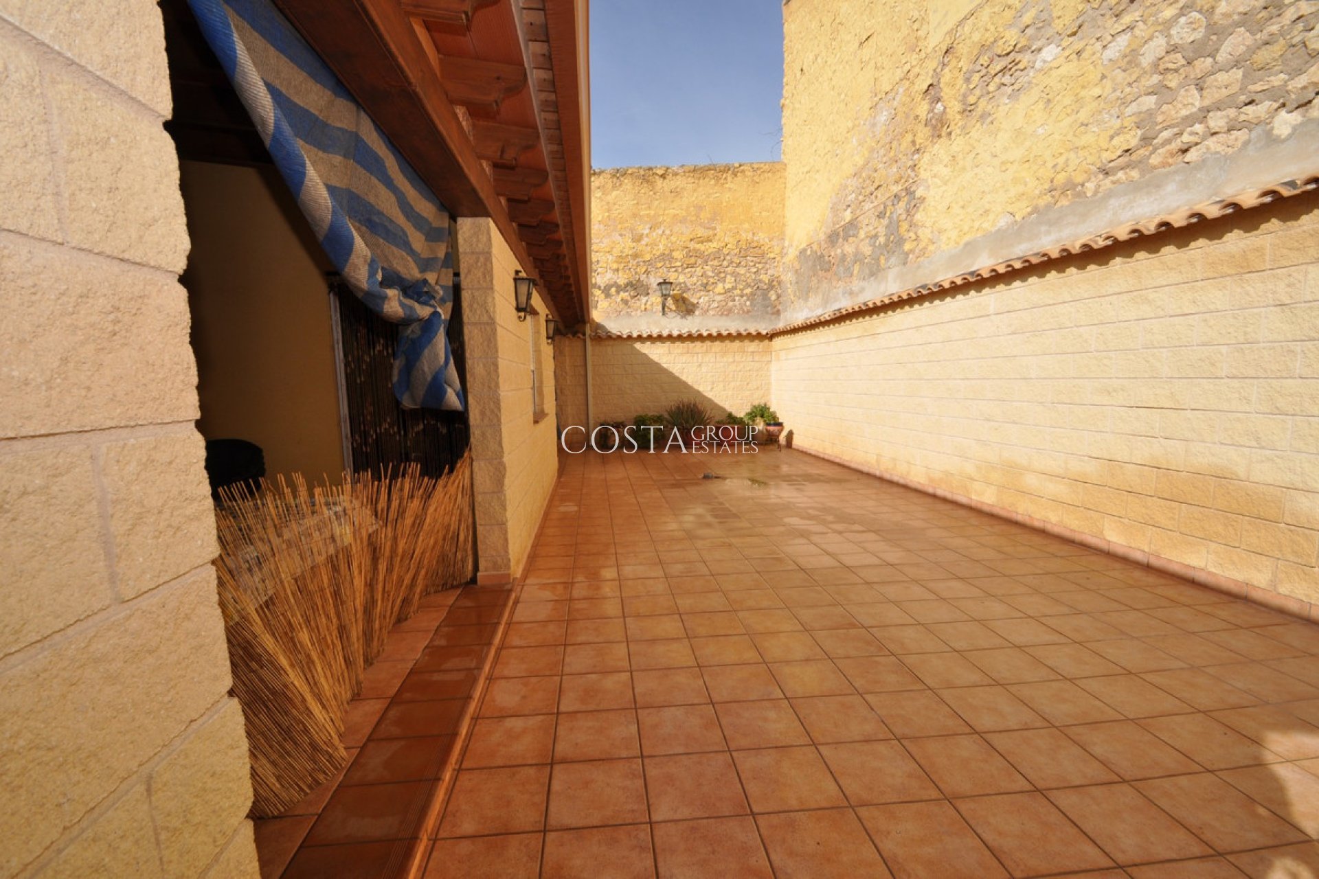 Resale - House -
Pinoso - Pinoso Centro