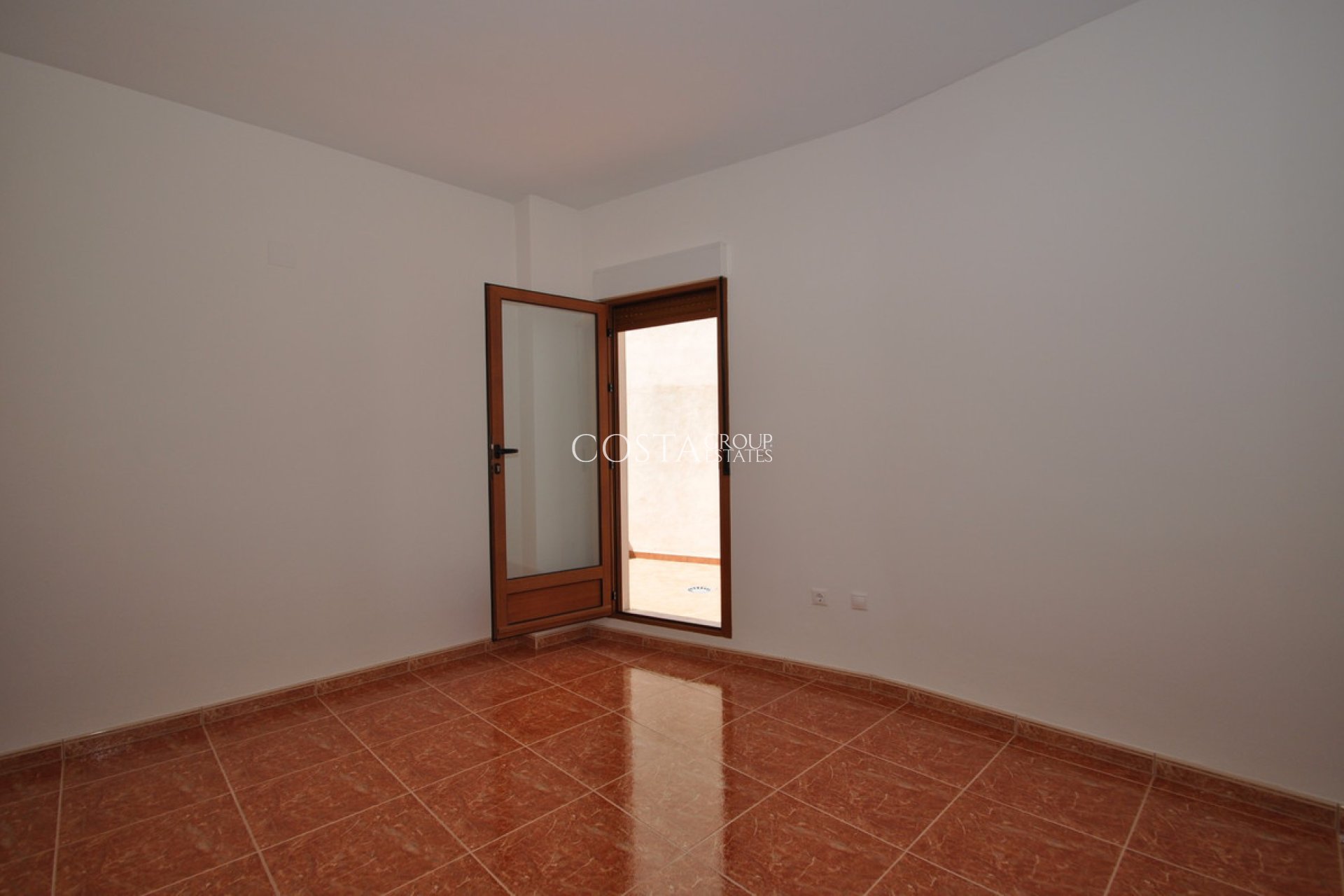 Resale - House -
Pinoso - Pinoso Centro