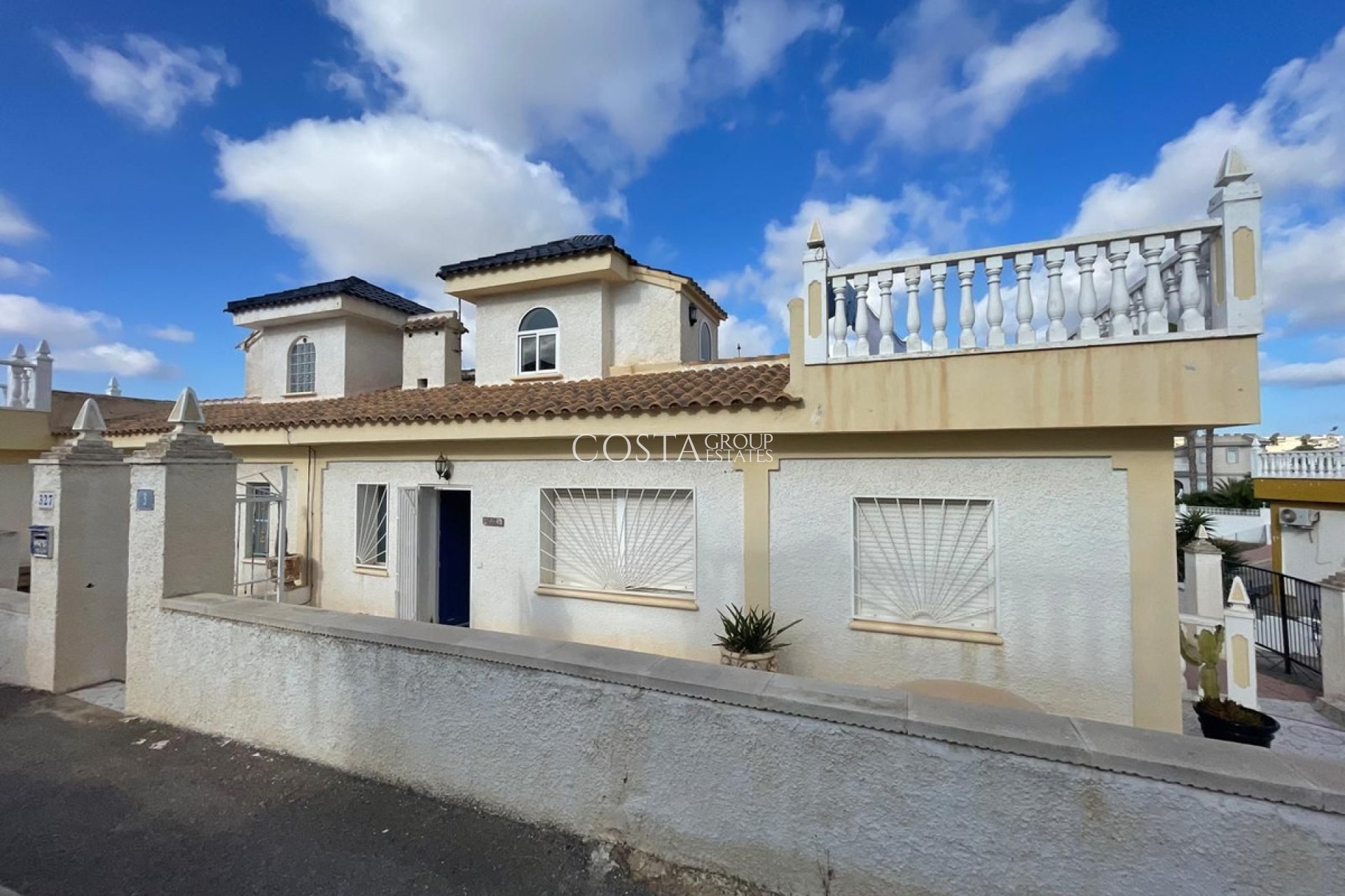 Resale - House -
Rojales - Quesada